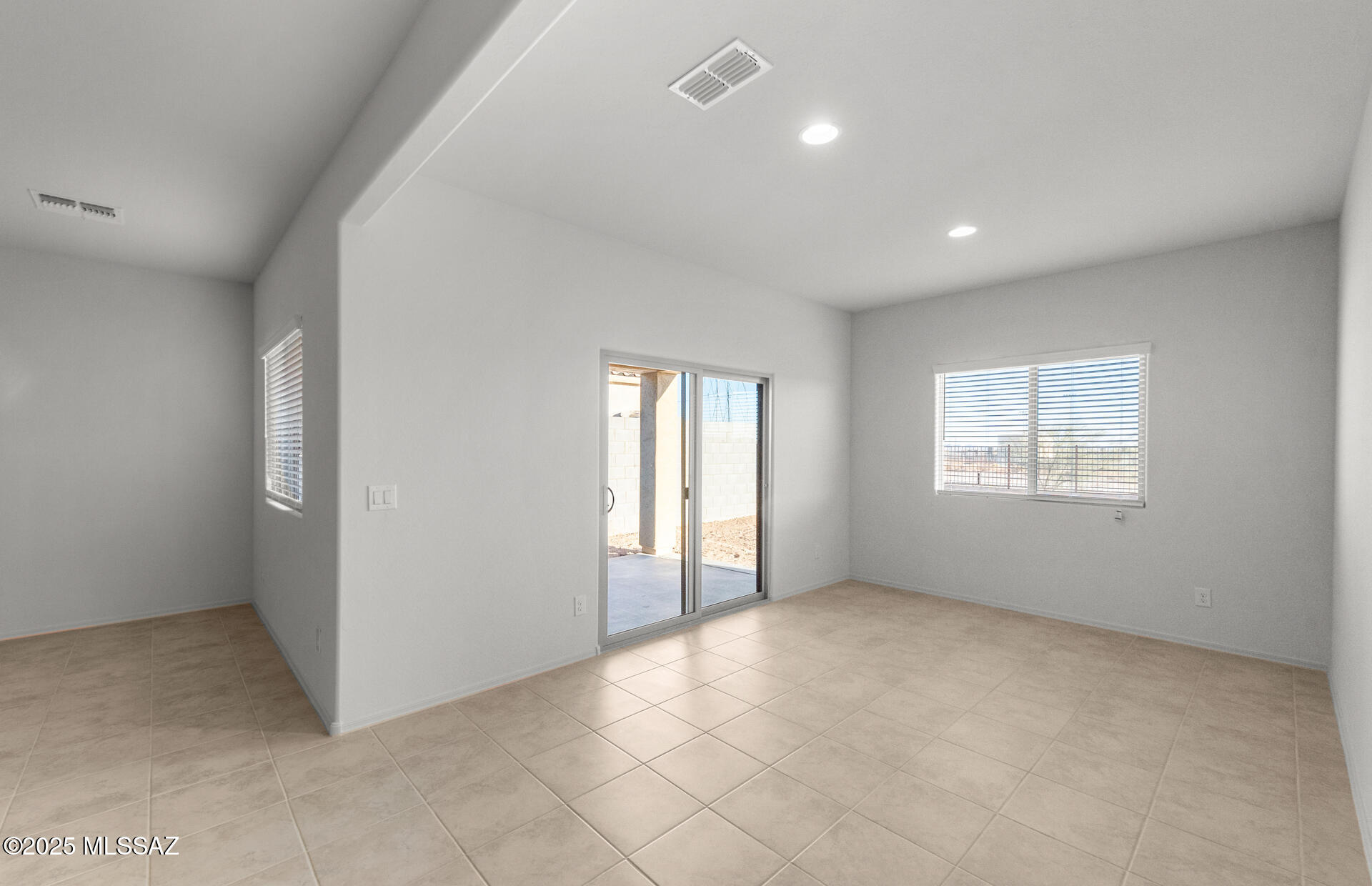 834 W Calle El Teclado – photo