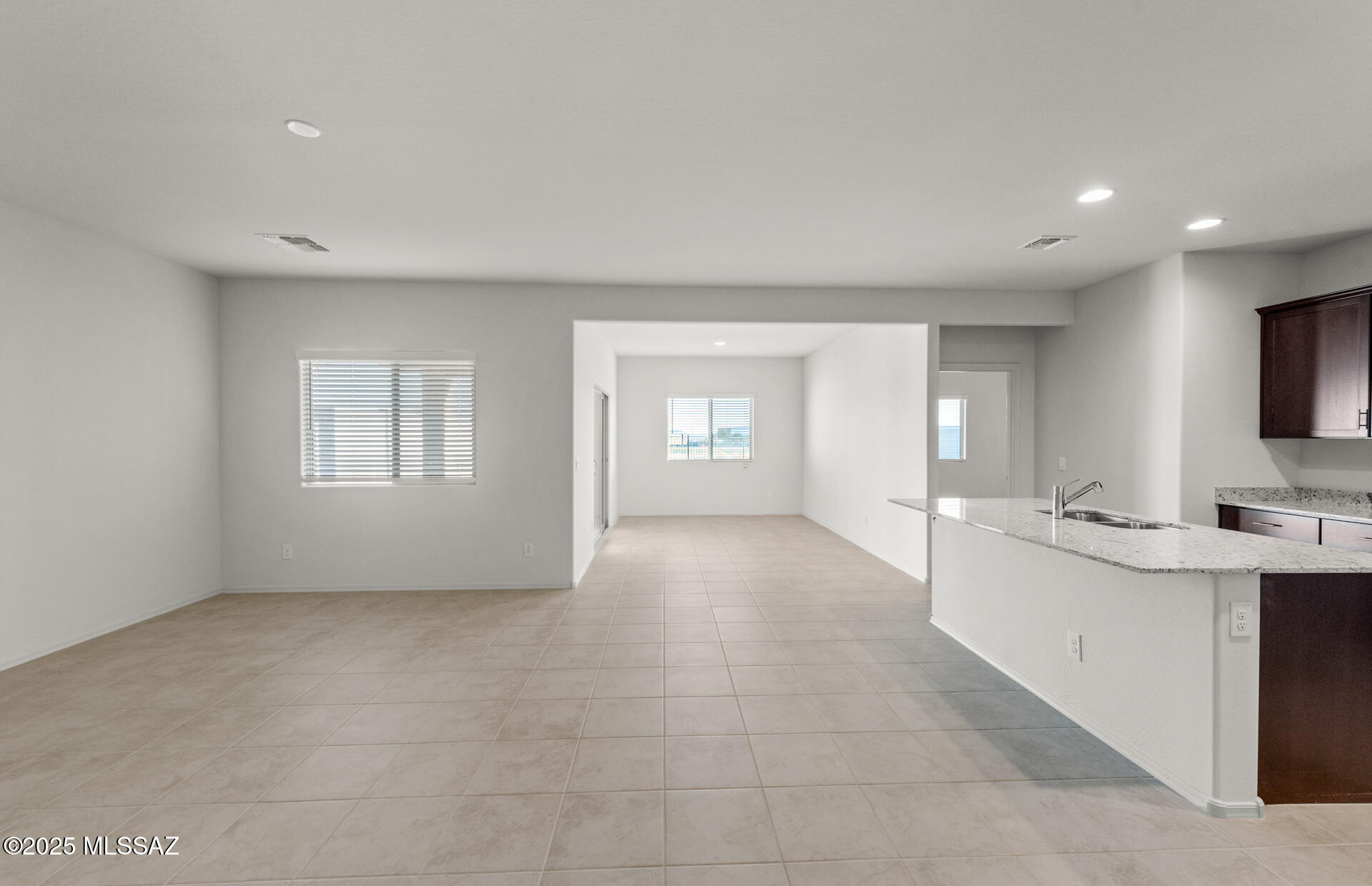 834 W Calle El Teclado – photo