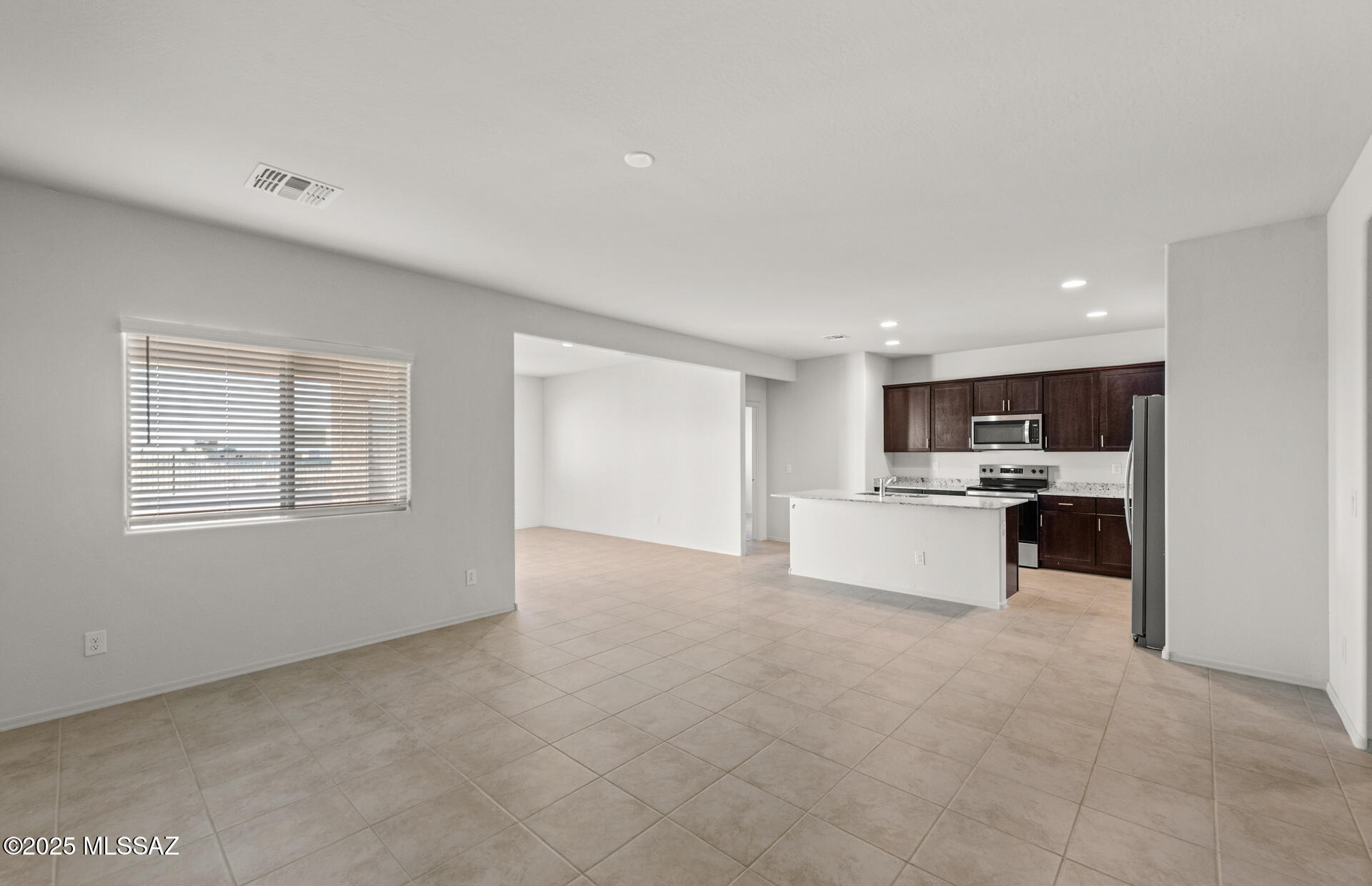 834 W Calle El Teclado – photo