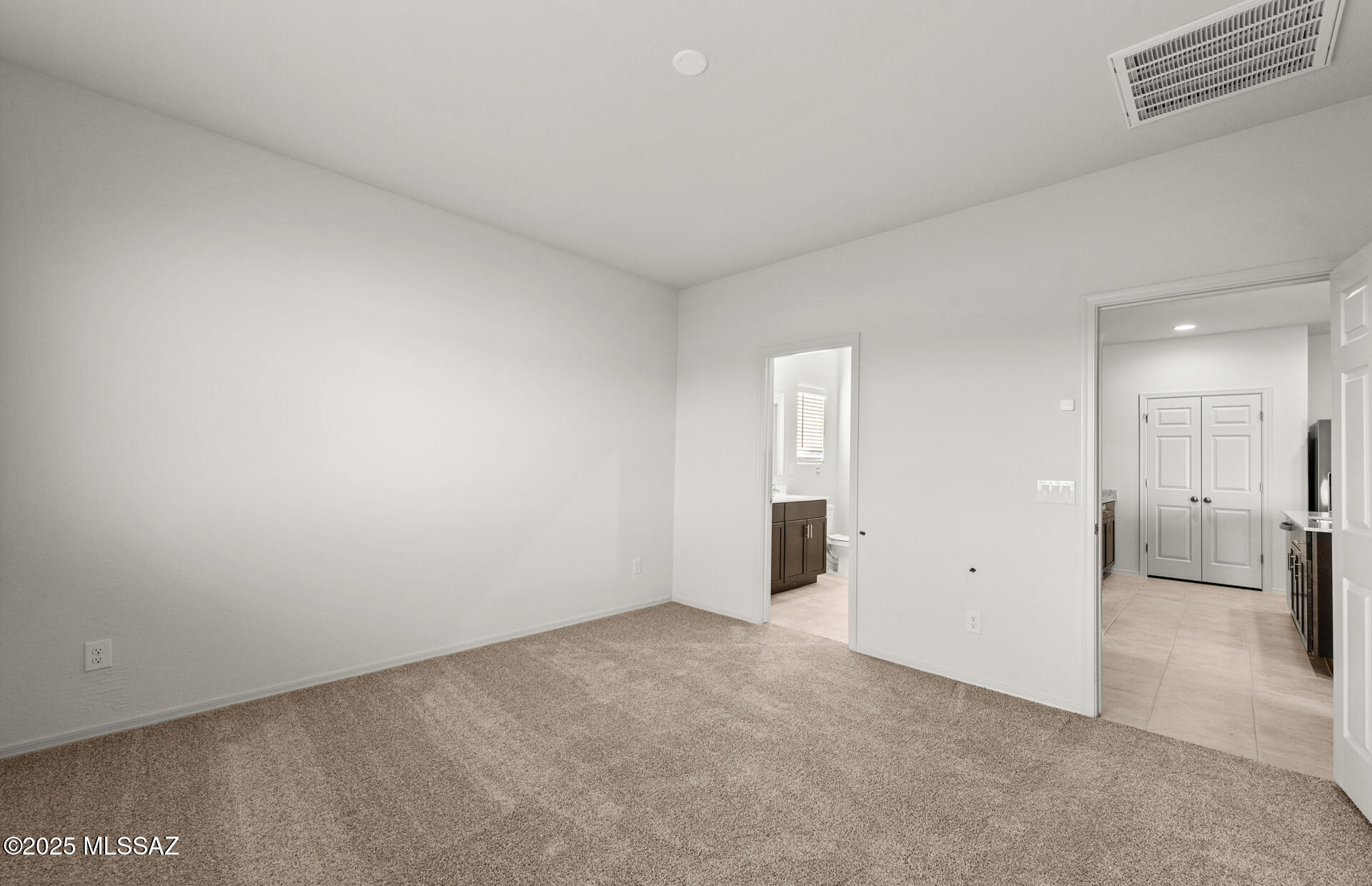 834 W Calle El Teclado – photo