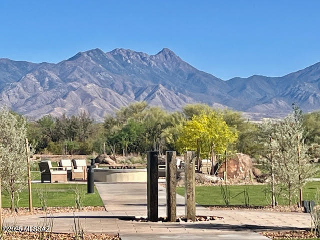 2435 E Mayview – photo