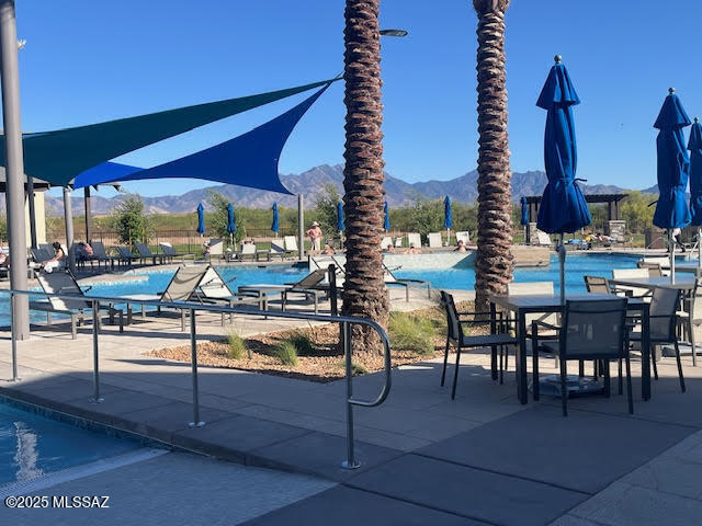 2435 E Mayview – photo