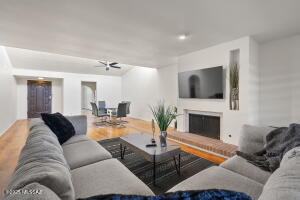 428 N Dodge