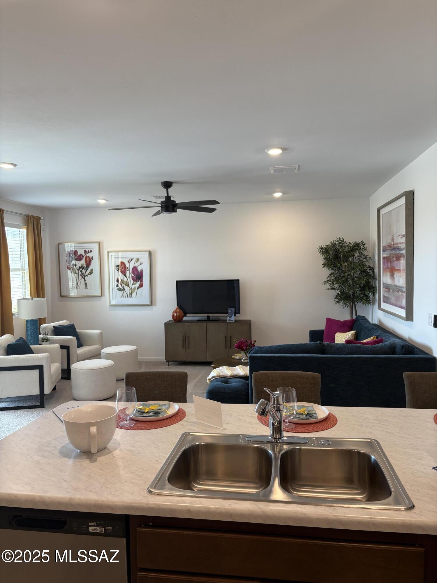 784 W Calle El Acuario – photo