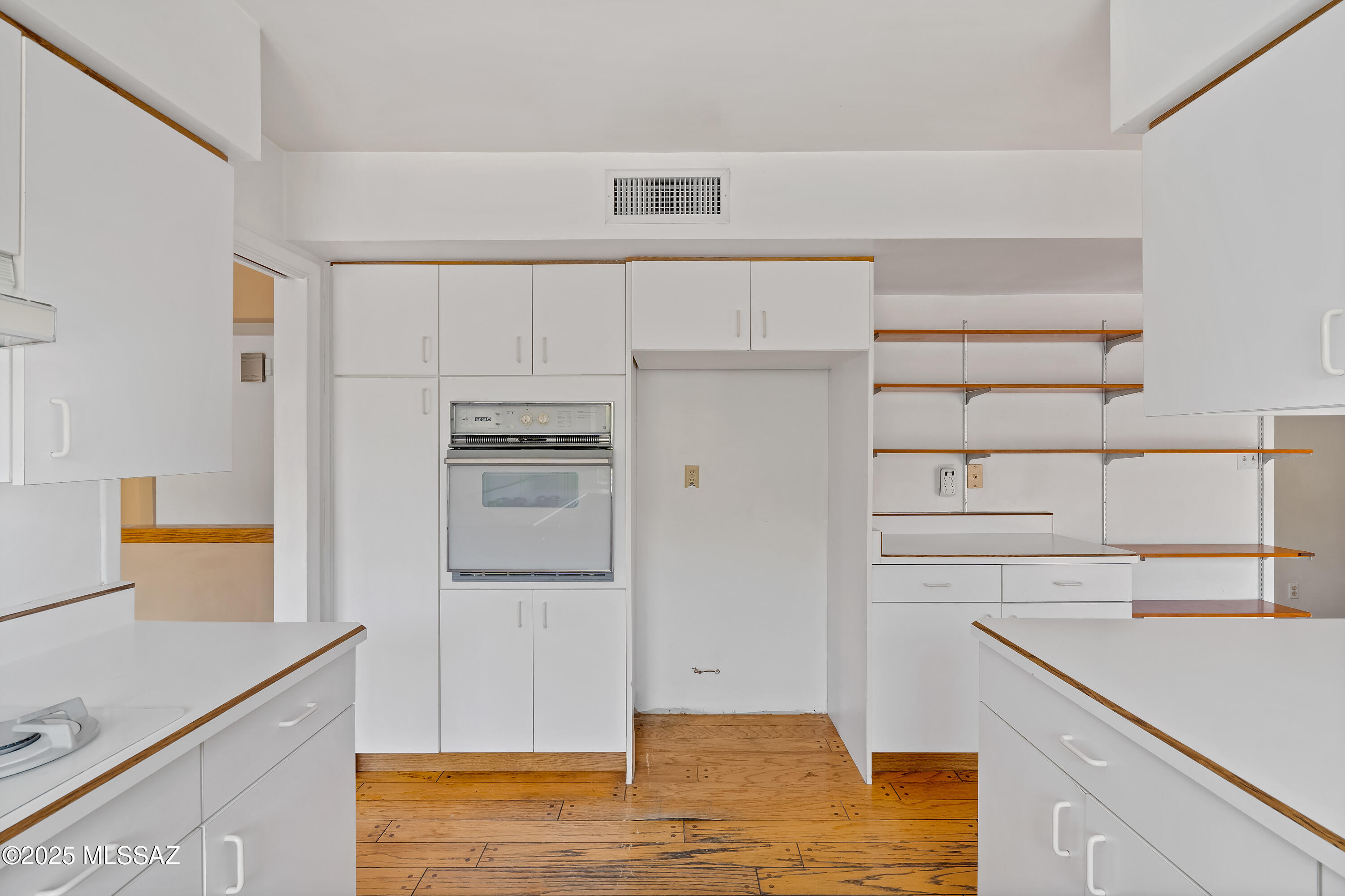 6530 N Longfellow – photo
