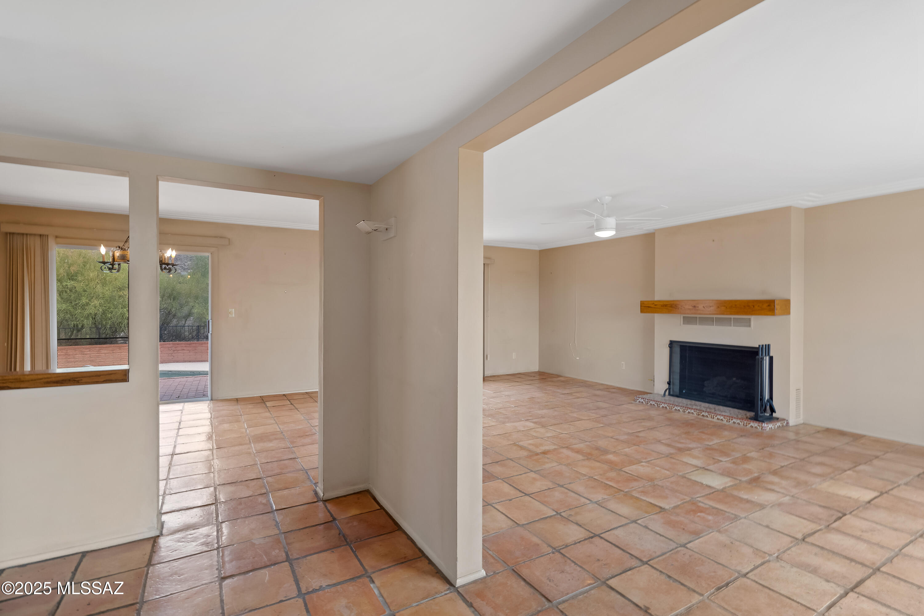 6530 N Longfellow – photo