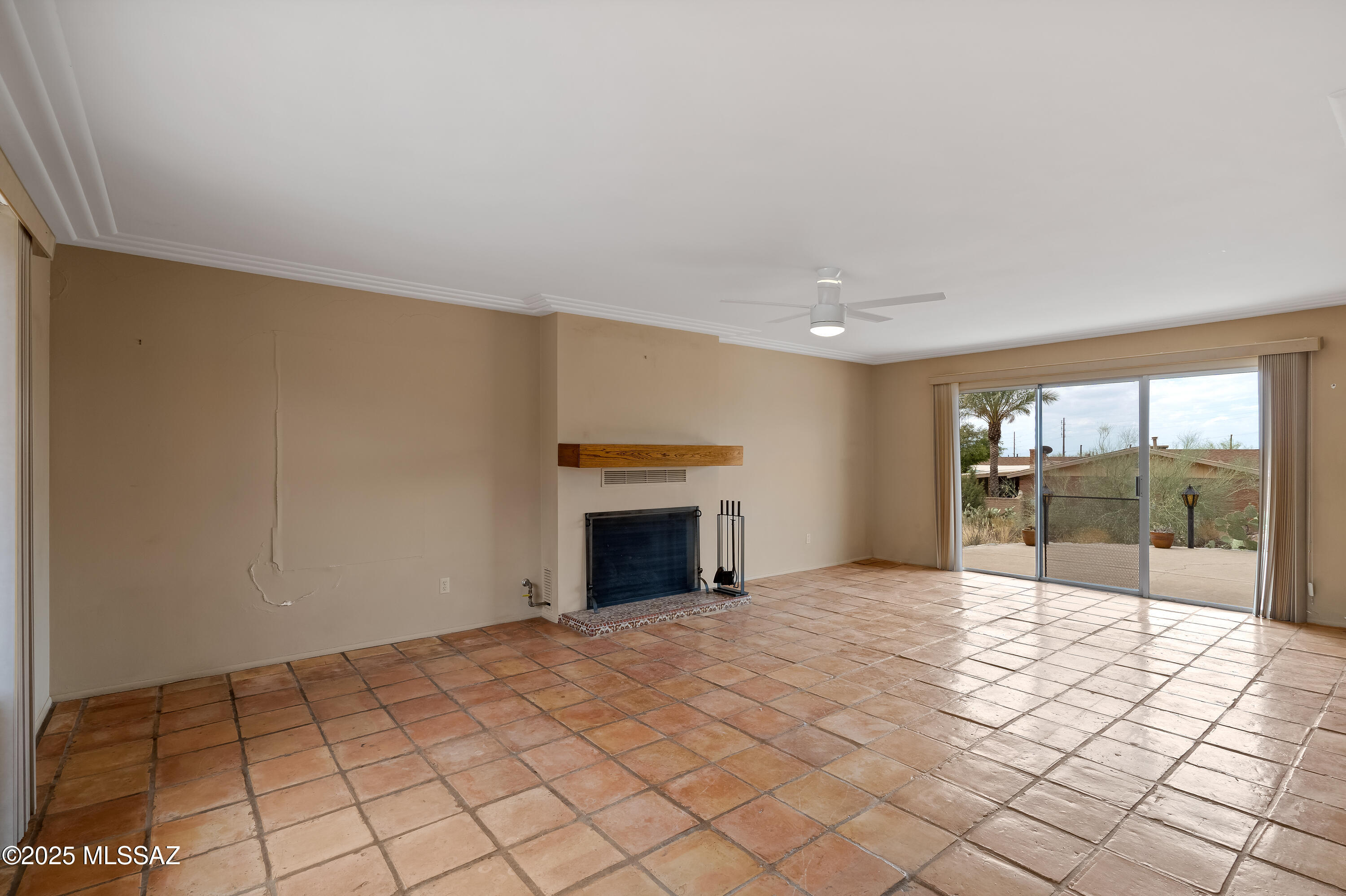 6530 N Longfellow – photo