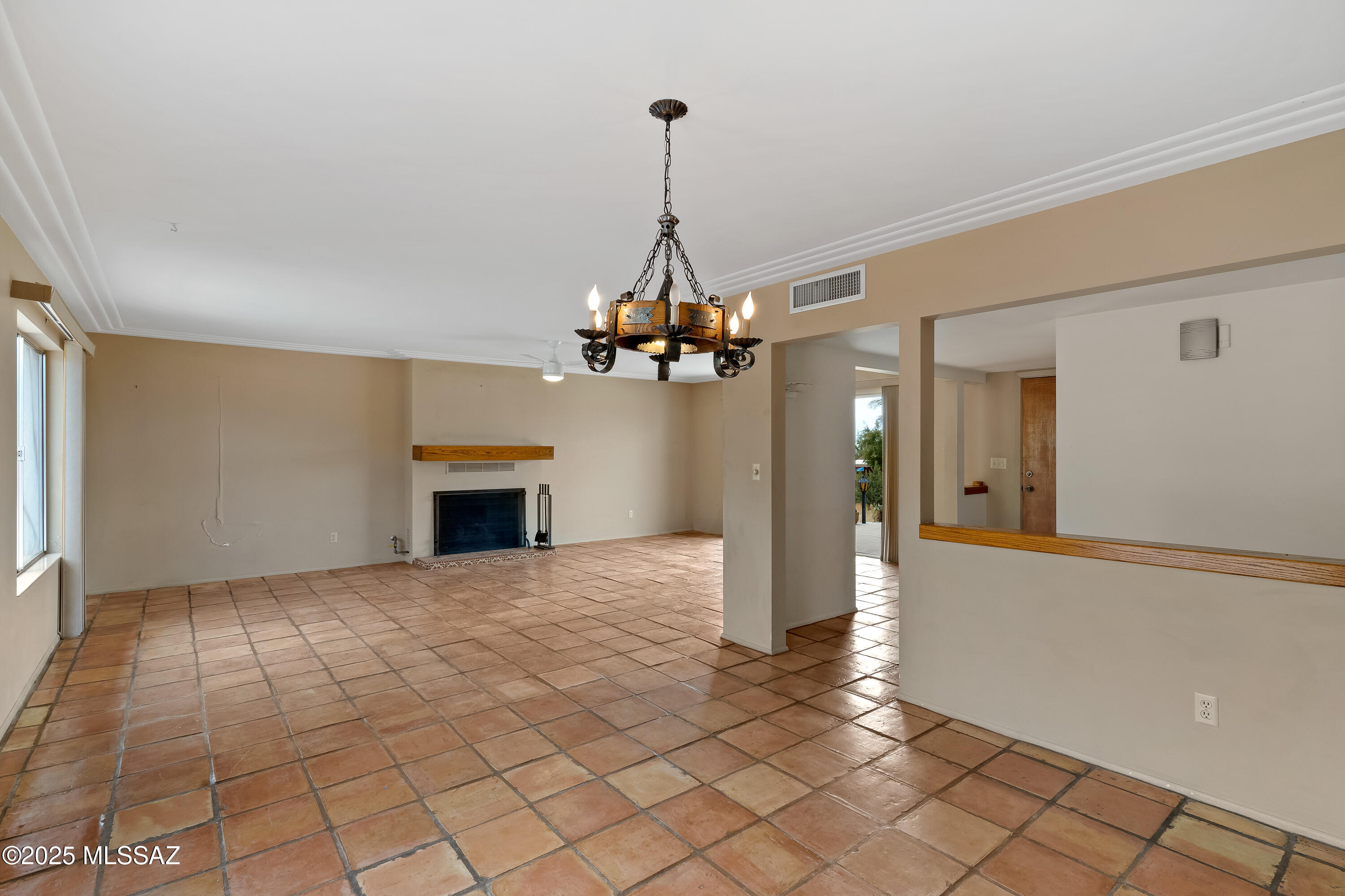 6530 N Longfellow – photo