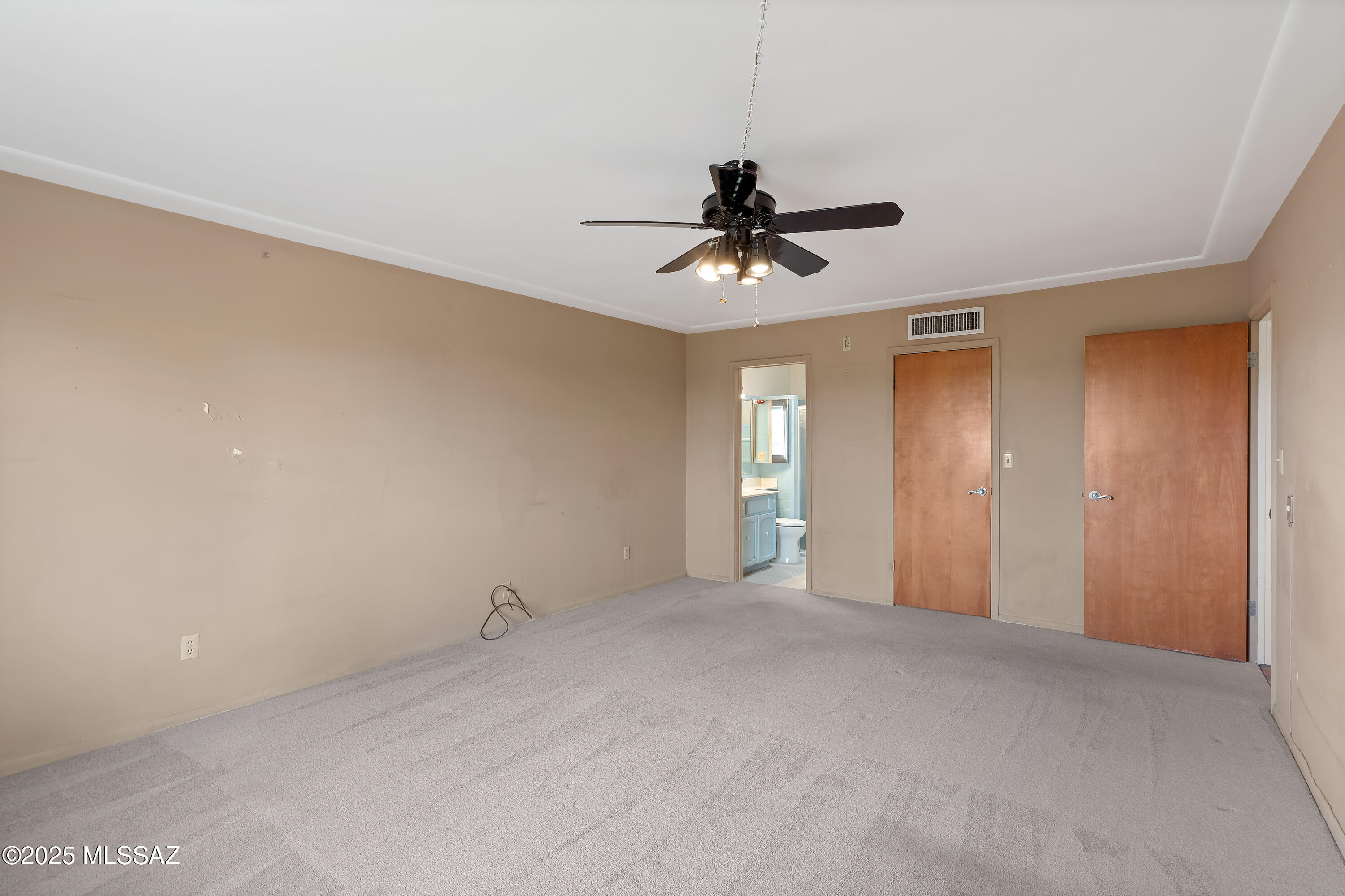 6530 N Longfellow – photo