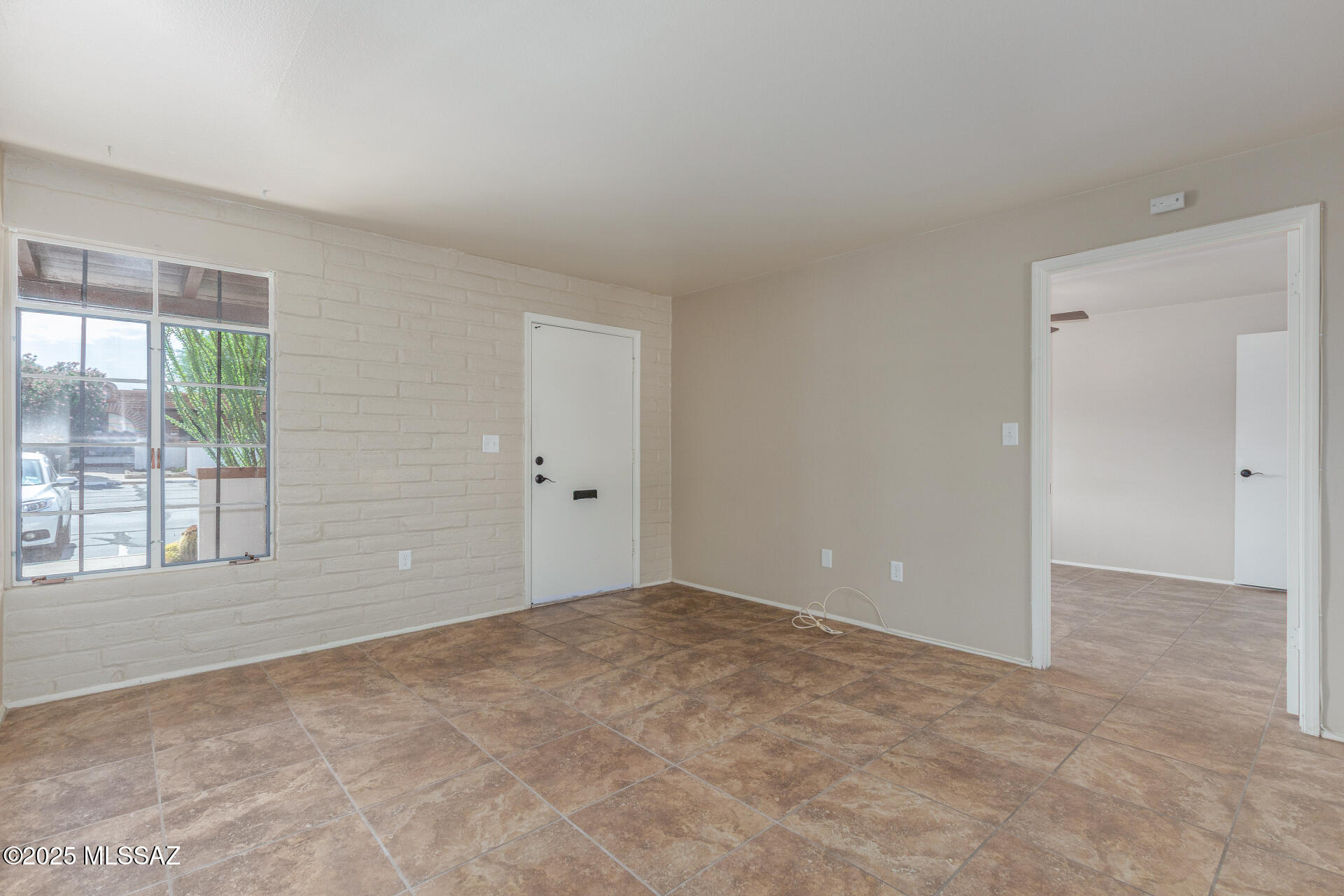 235 S Paseo Quinta APT B – photo