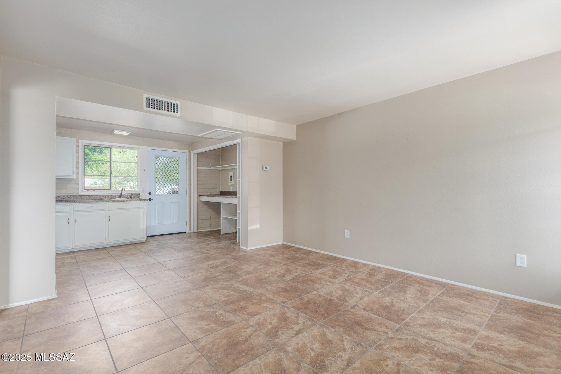 235 S Paseo Quinta APT B – photo