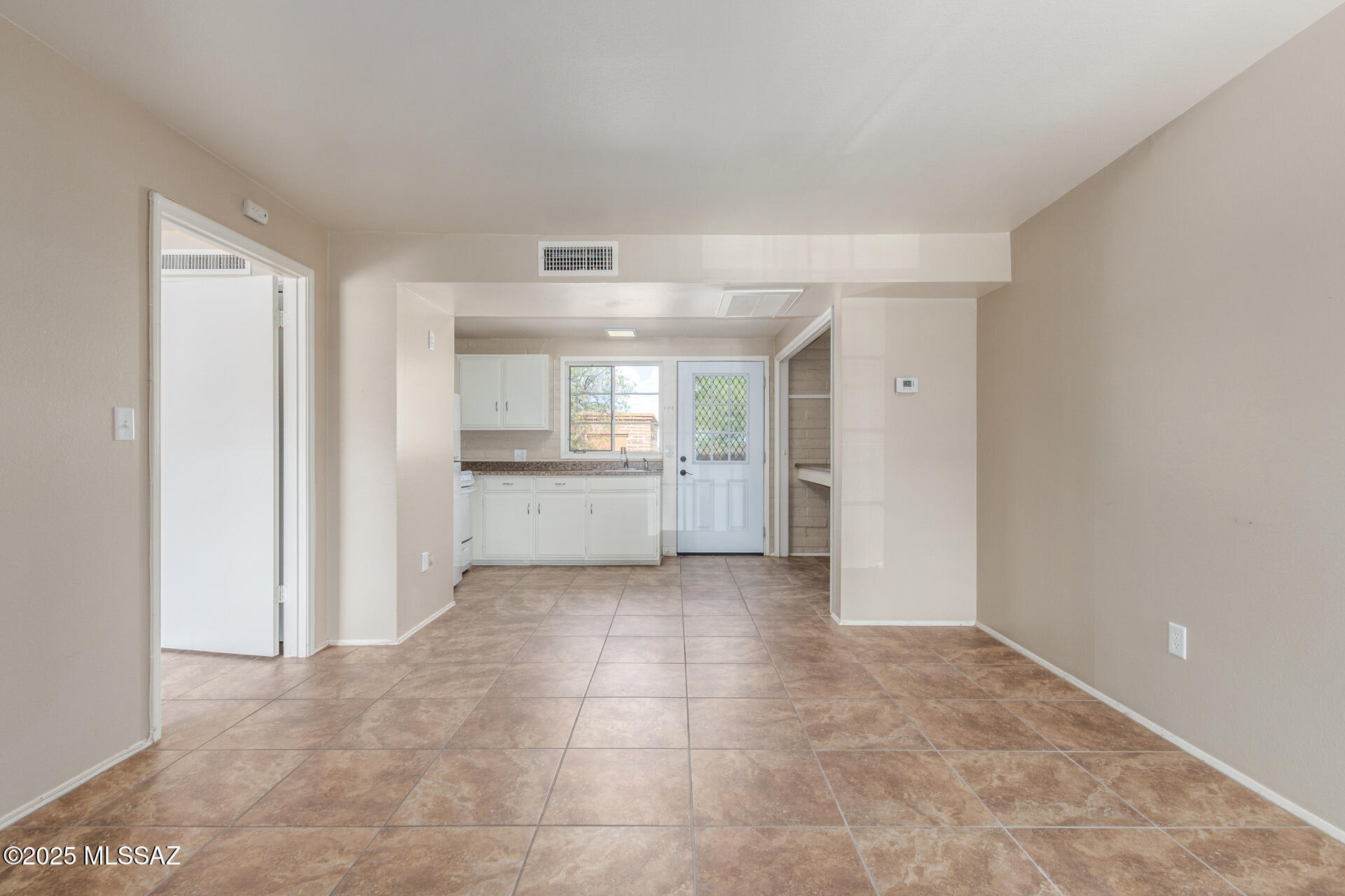 235 S Paseo Quinta APT B – photo