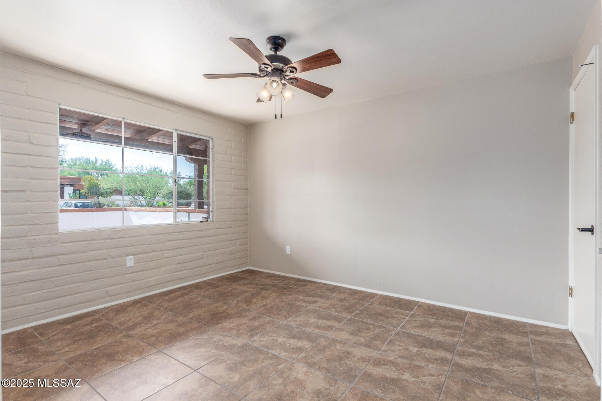 235 S Paseo Quinta APT B – photo