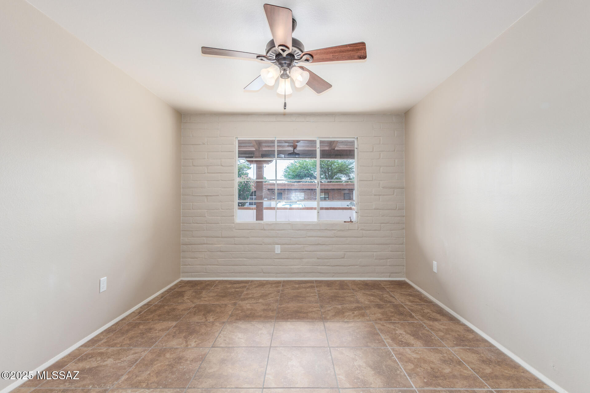 235 S Paseo Quinta APT B – photo