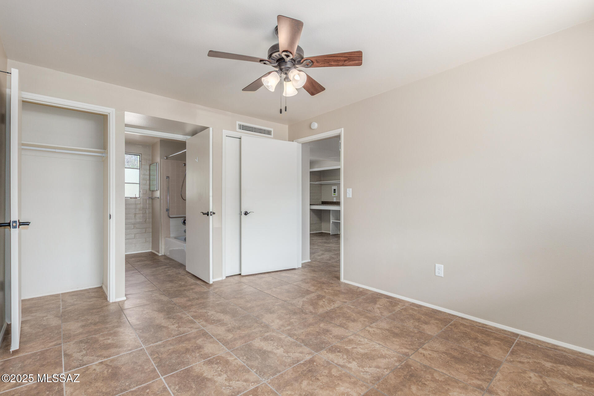235 S Paseo Quinta APT B – photo
