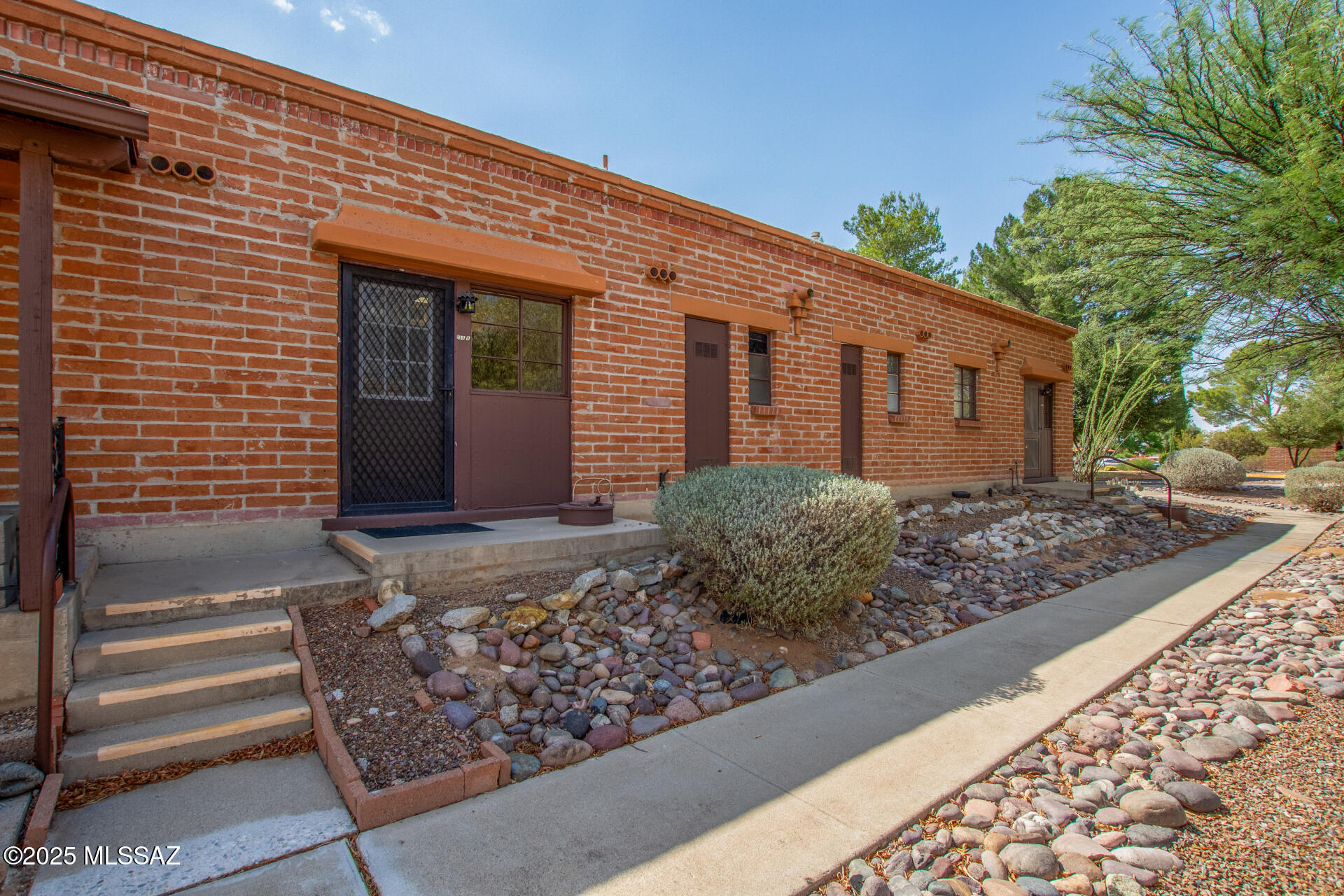 235 S Paseo Quinta APT B – photo