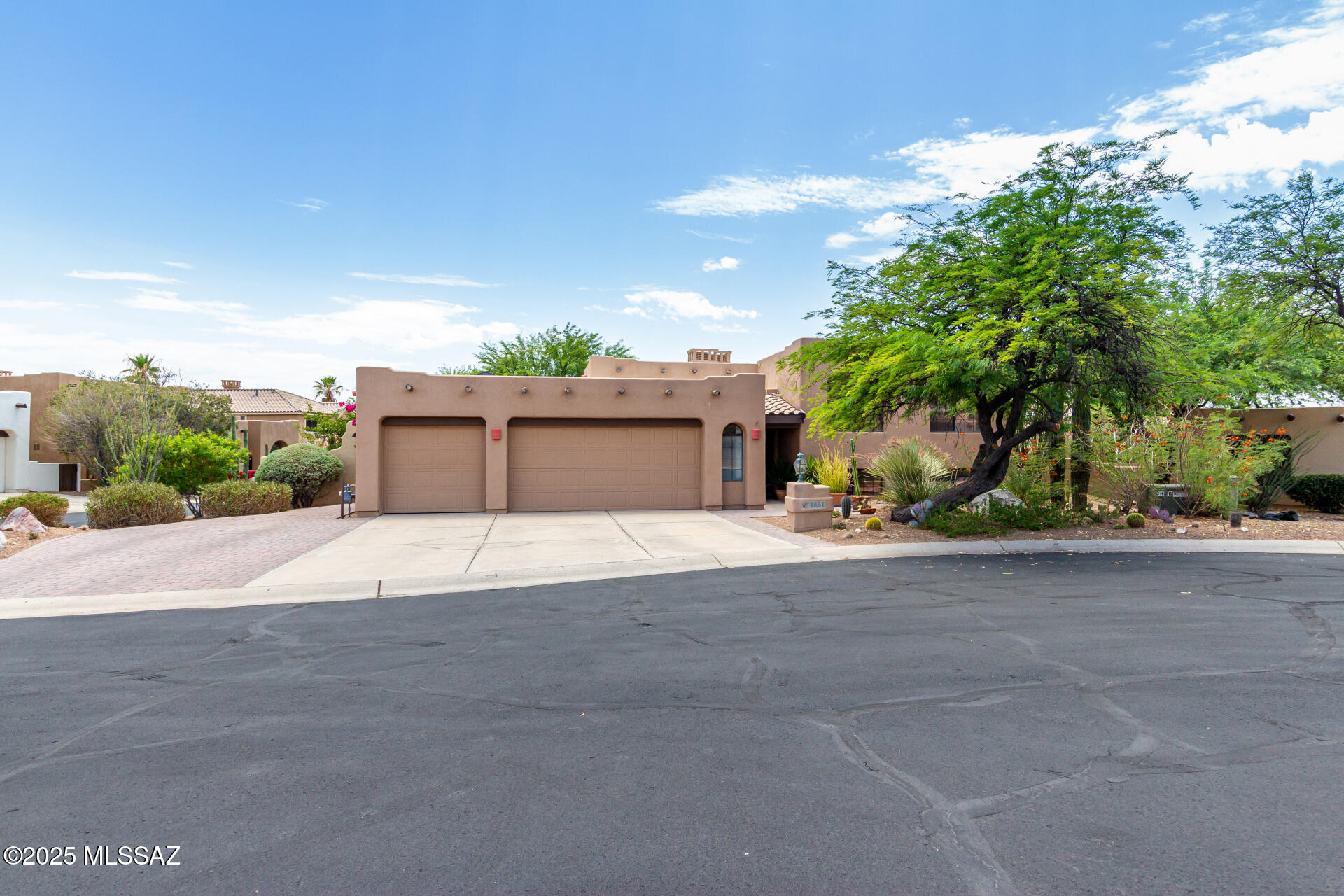 1851 W Desert Forest