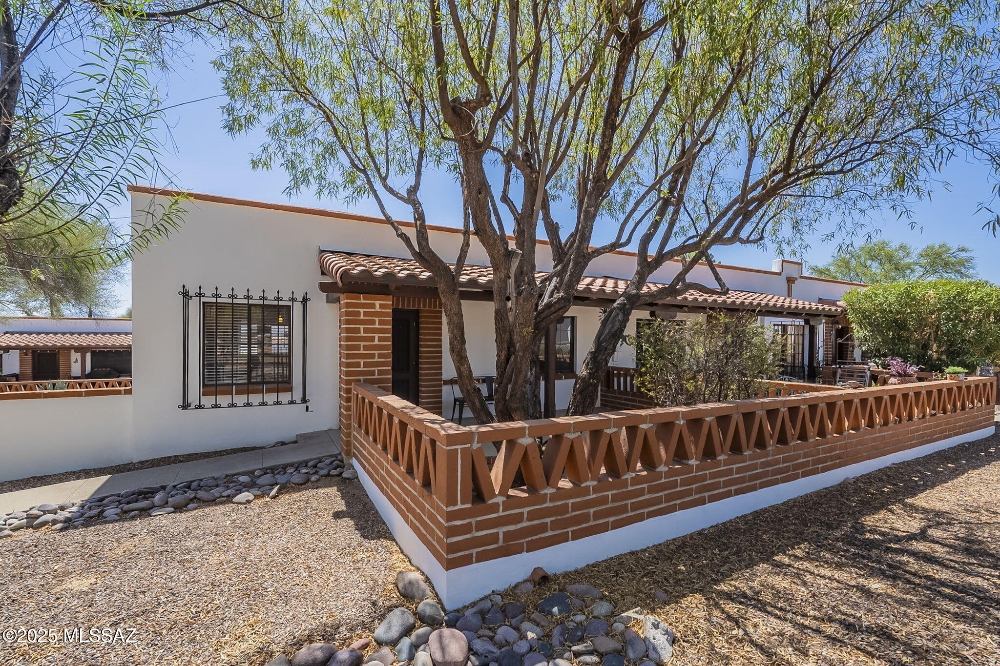 221 S Paseo Tierra APT A – photo