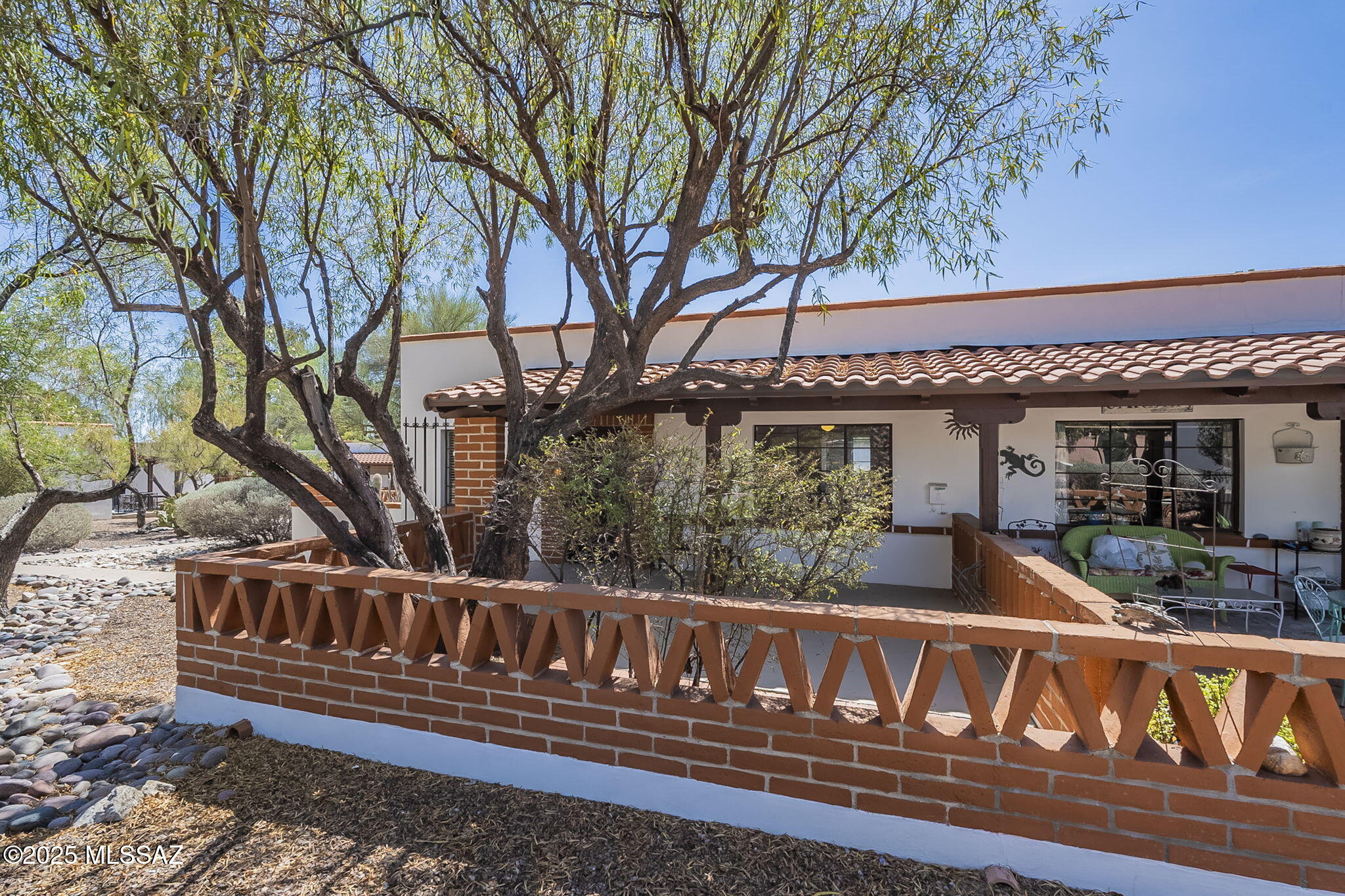 221 S Paseo Tierra APT A