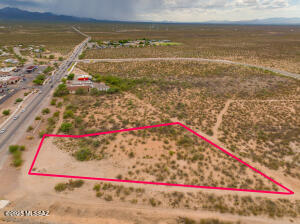 13185 E Colossal Cave   Road
