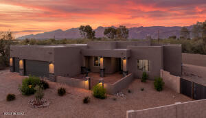 2102 N Corte El Rancho Merlita