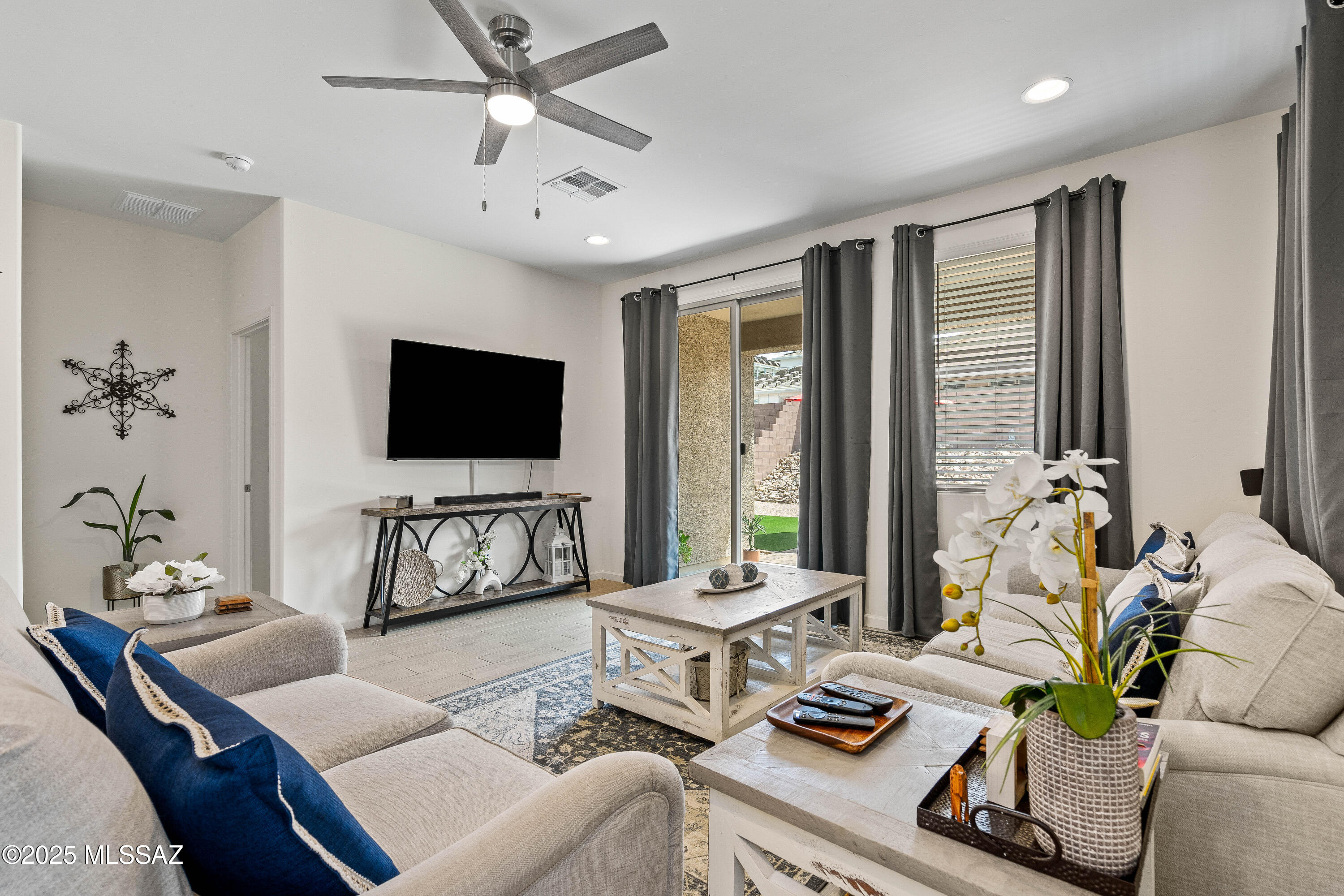 12608 E Caden – photo
