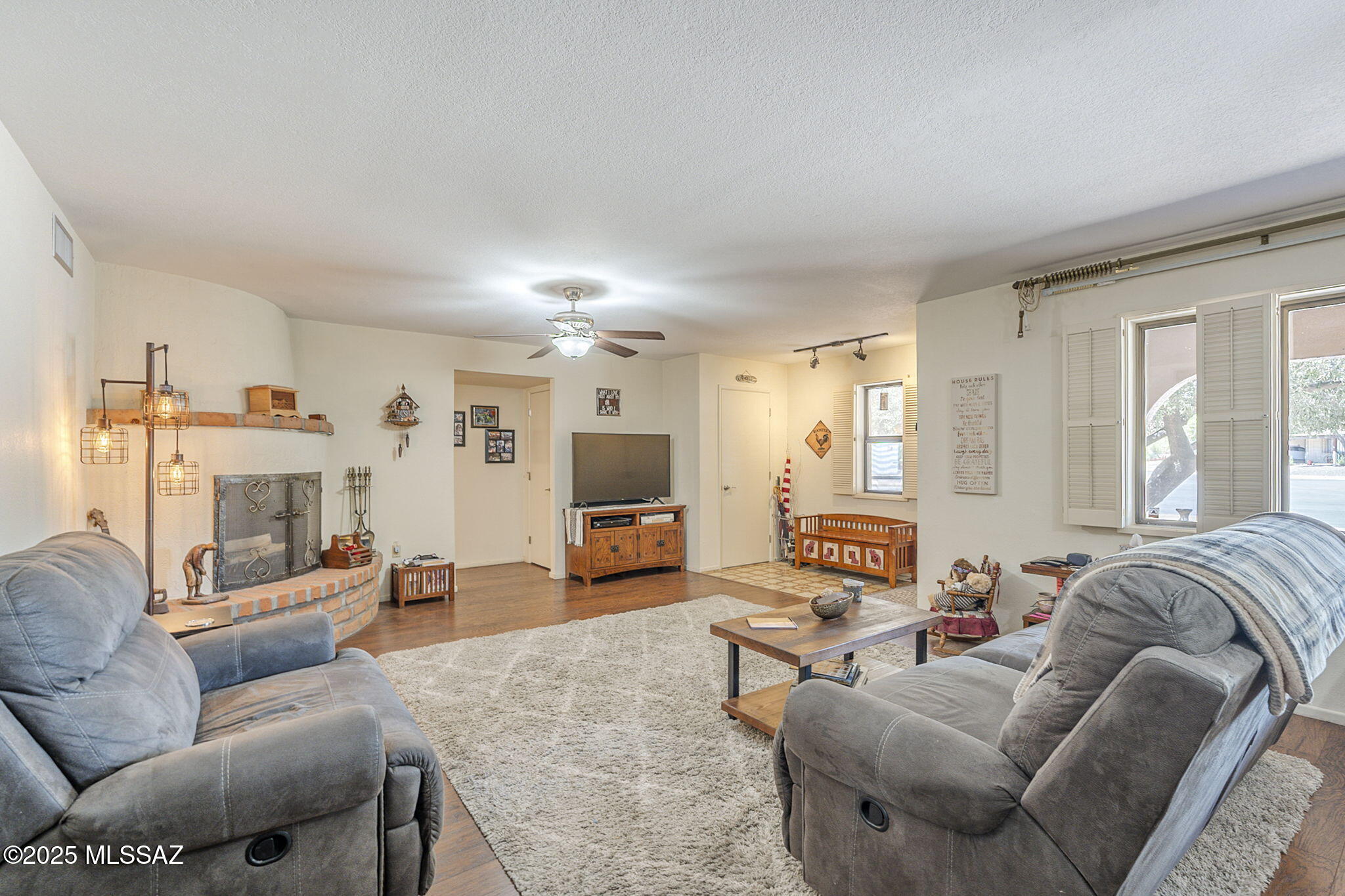 1310 N La Canoa – photo
