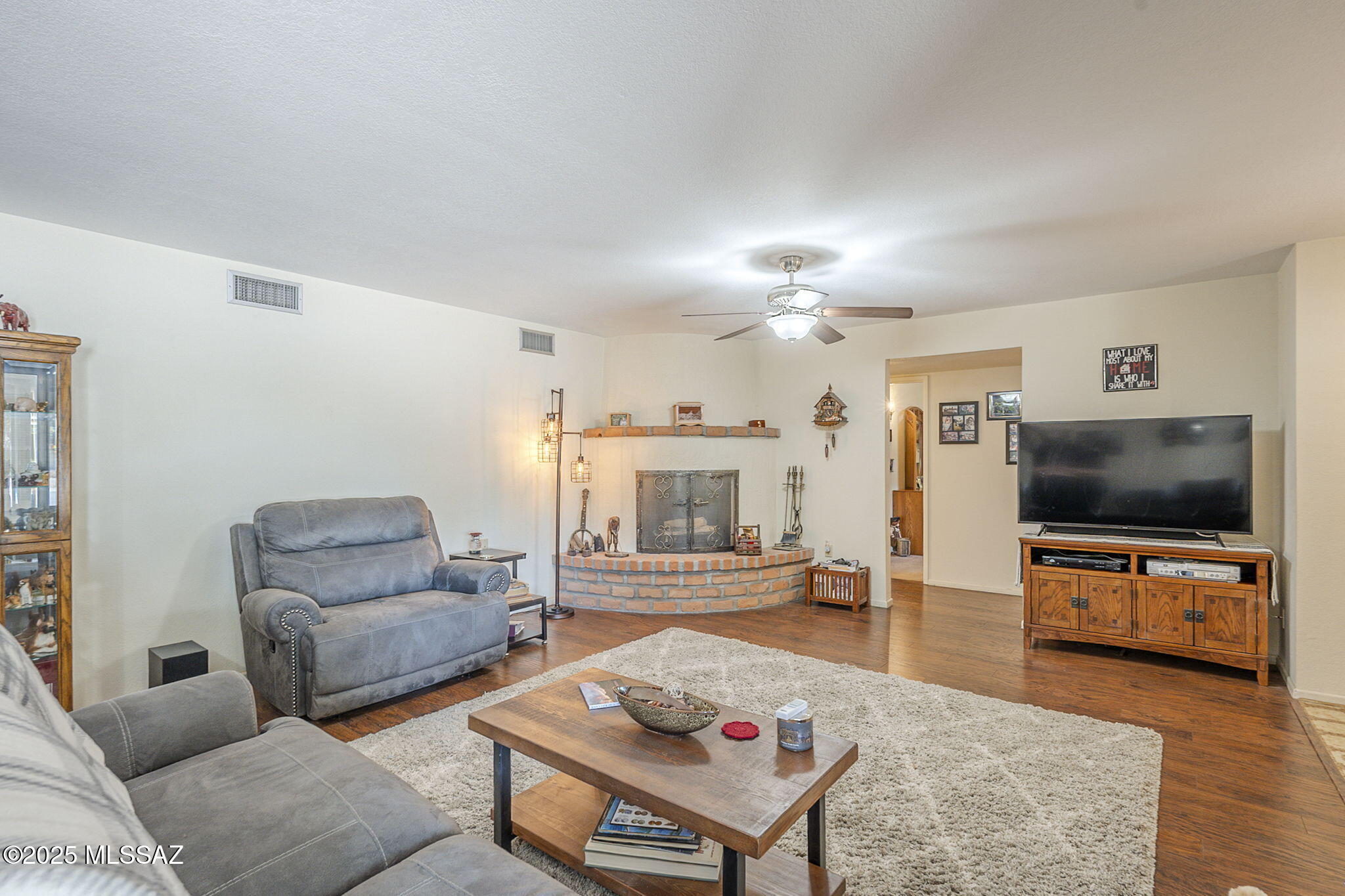1310 N La Canoa – photo