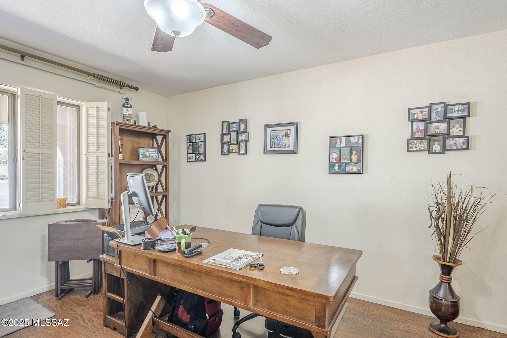1310 N La Canoa – photo