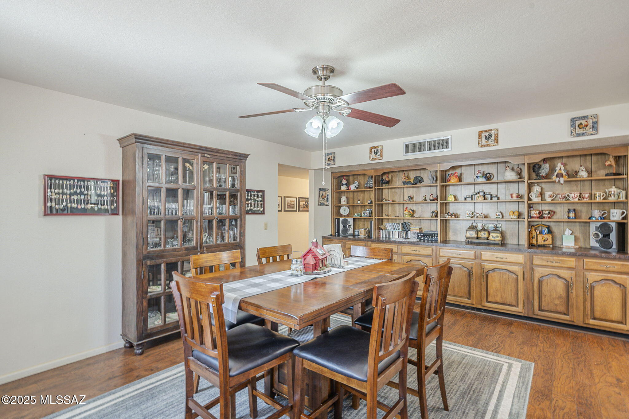 1310 N La Canoa – photo