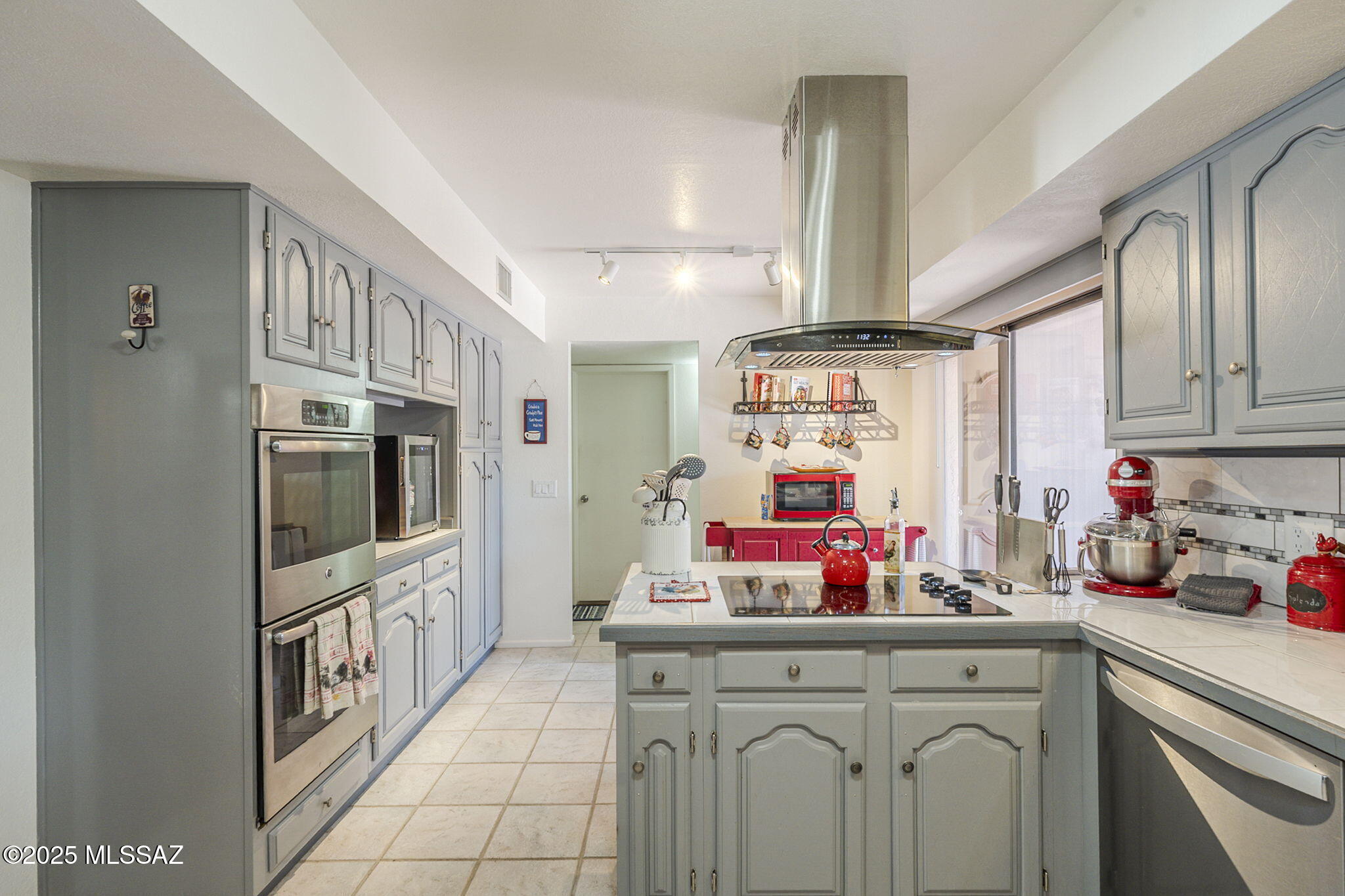 1310 N La Canoa – photo