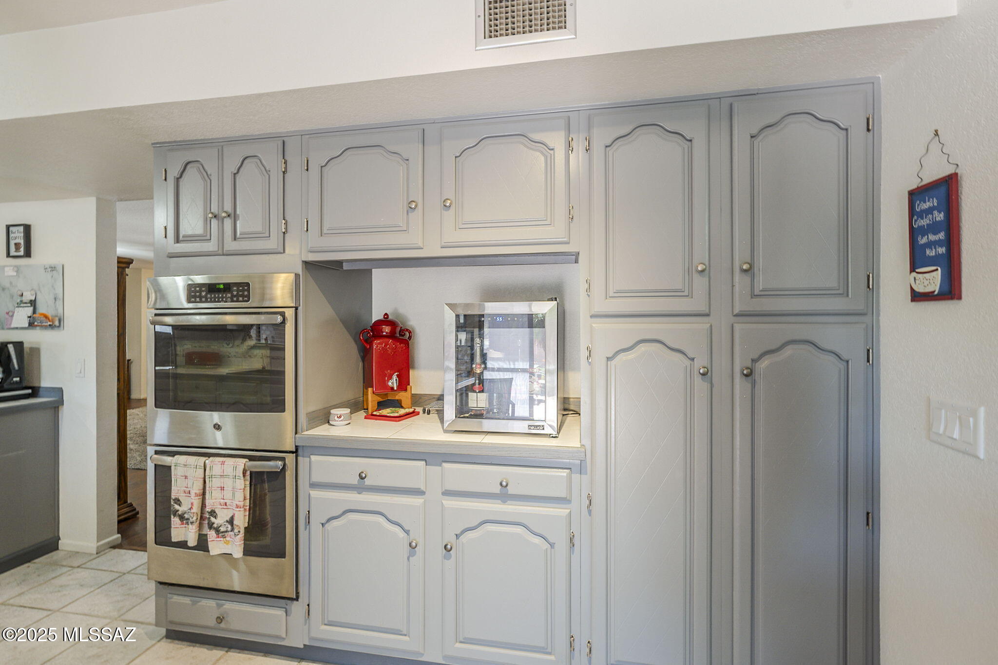 1310 N La Canoa – photo