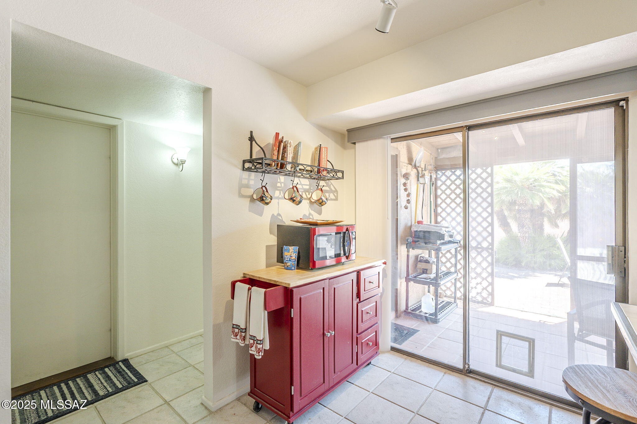 1310 N La Canoa – photo