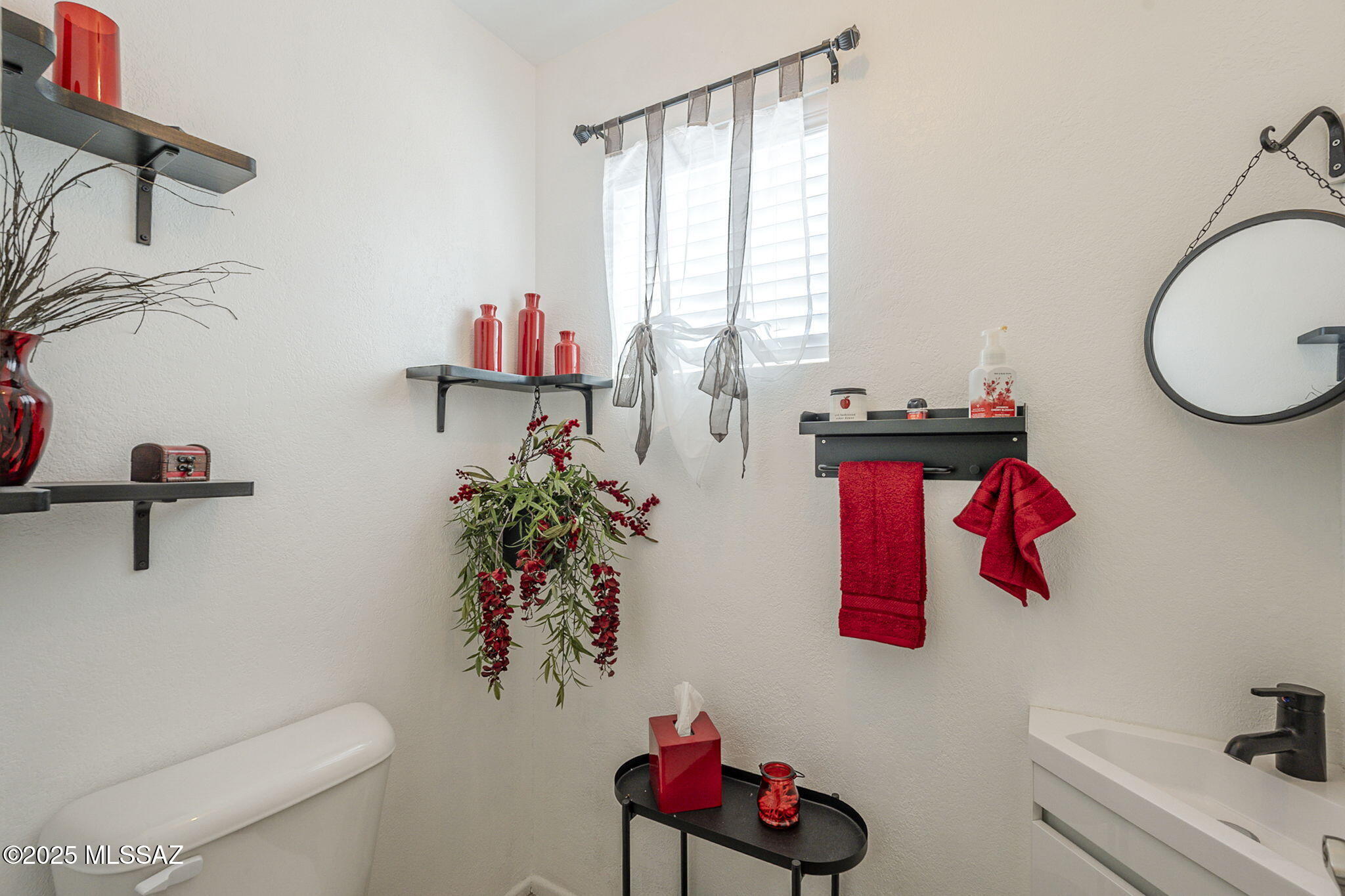 1310 N La Canoa – photo
