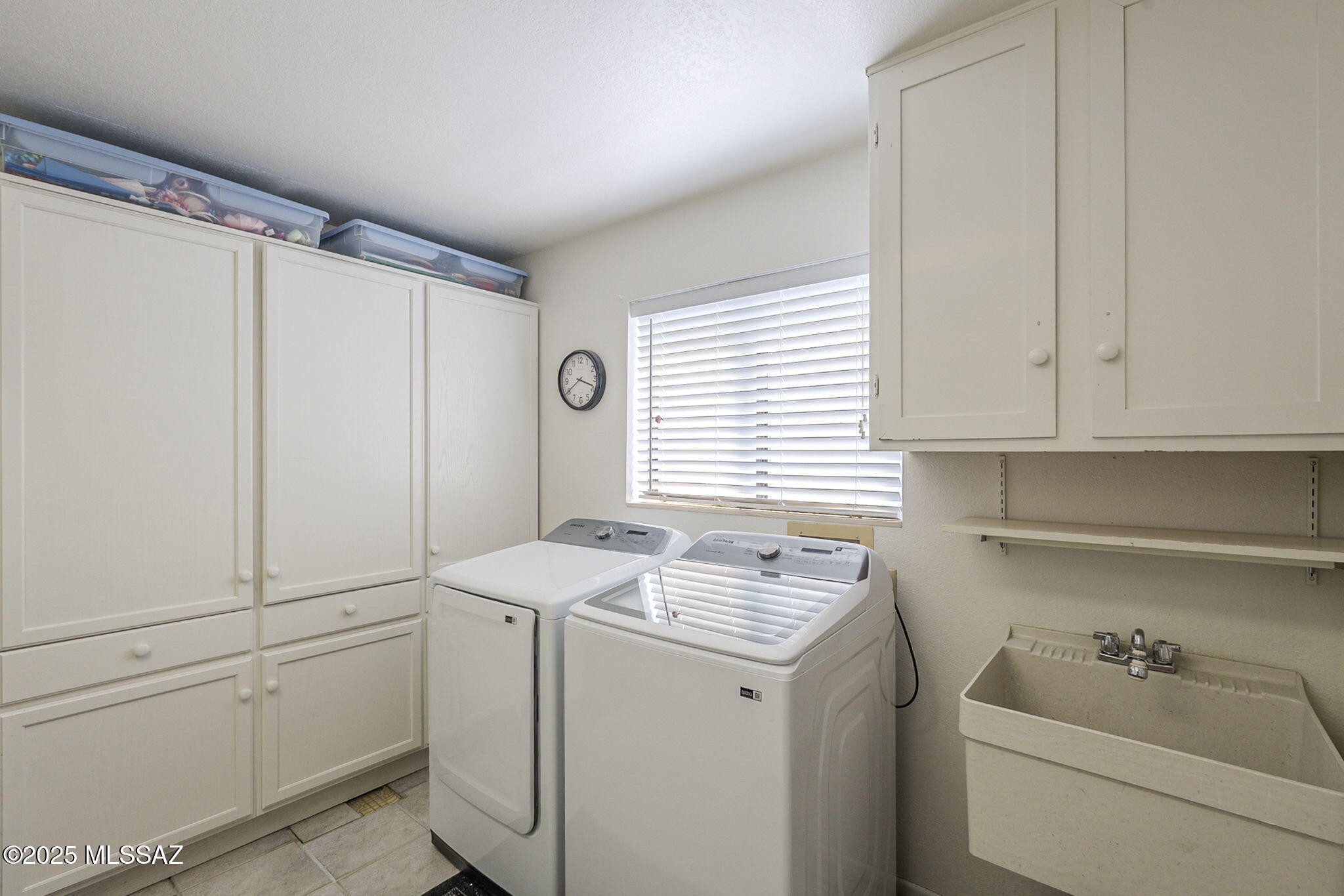 1310 N La Canoa – photo