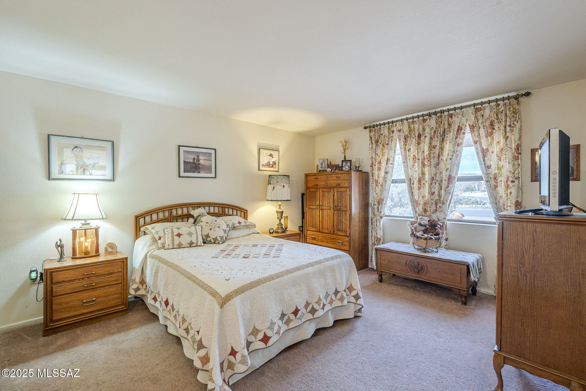 1310 N La Canoa – photo