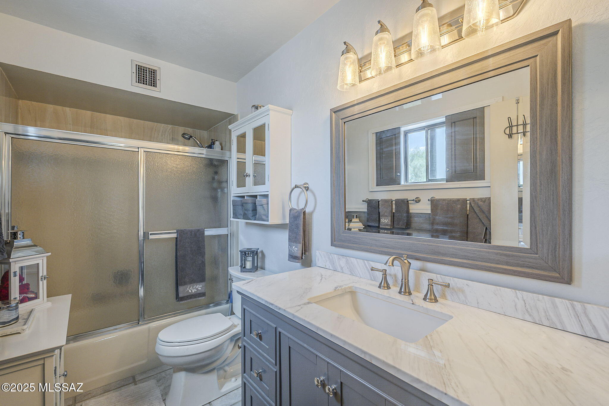 1310 N La Canoa – photo
