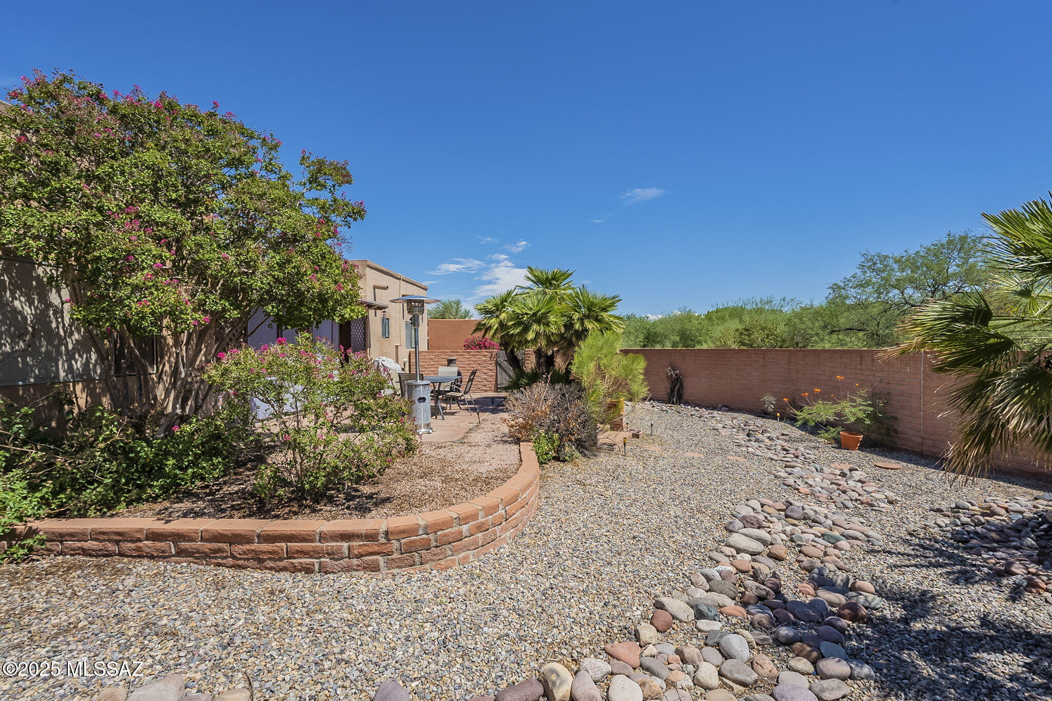 1310 N La Canoa – photo