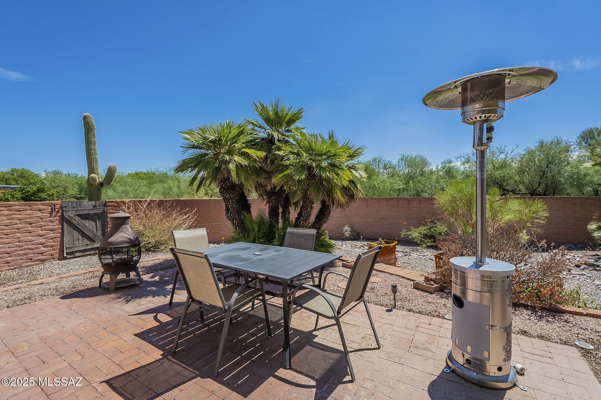 1310 N La Canoa – photo