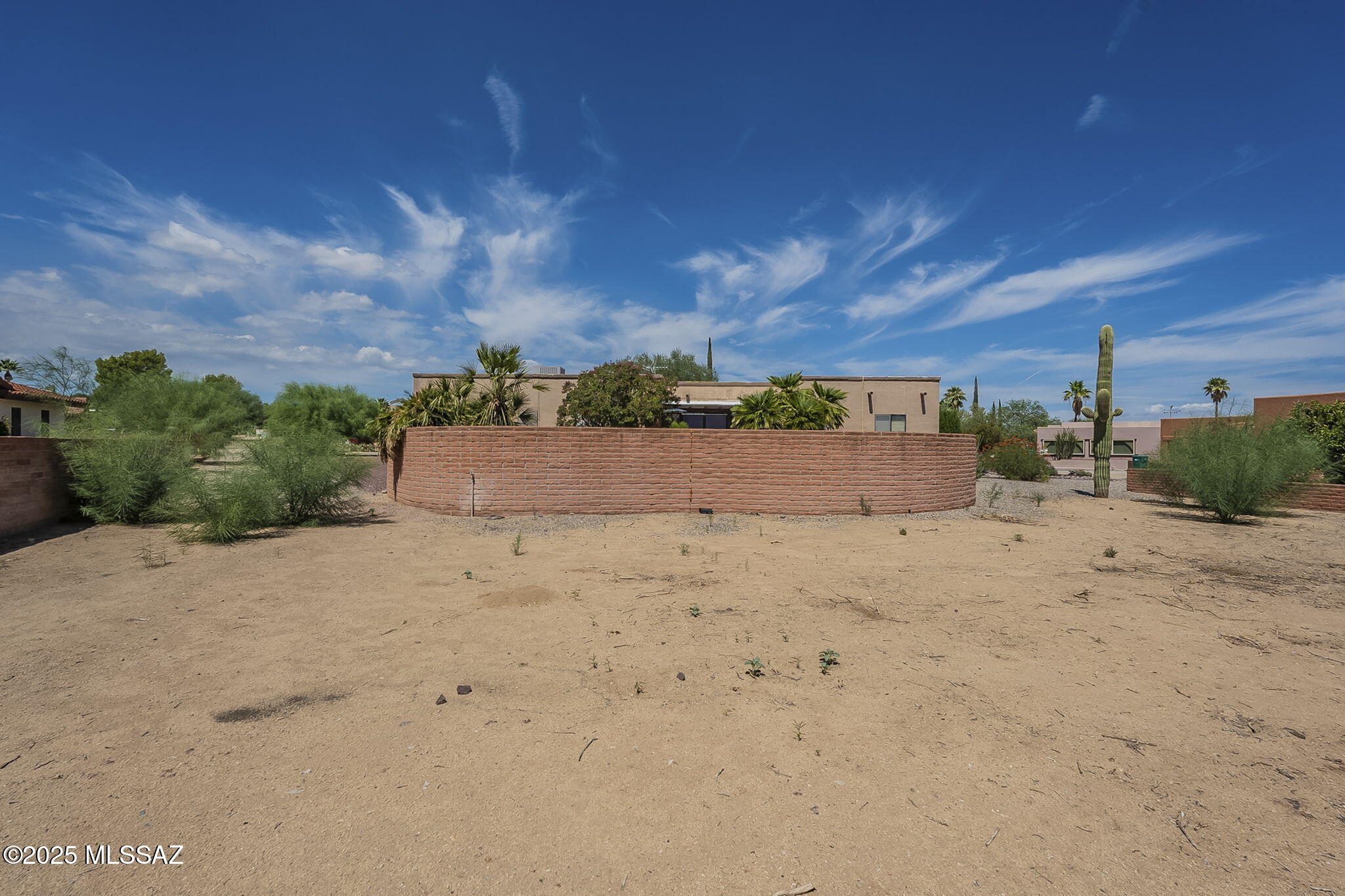 1310 N La Canoa – photo