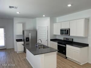 12221 E Morris Carson