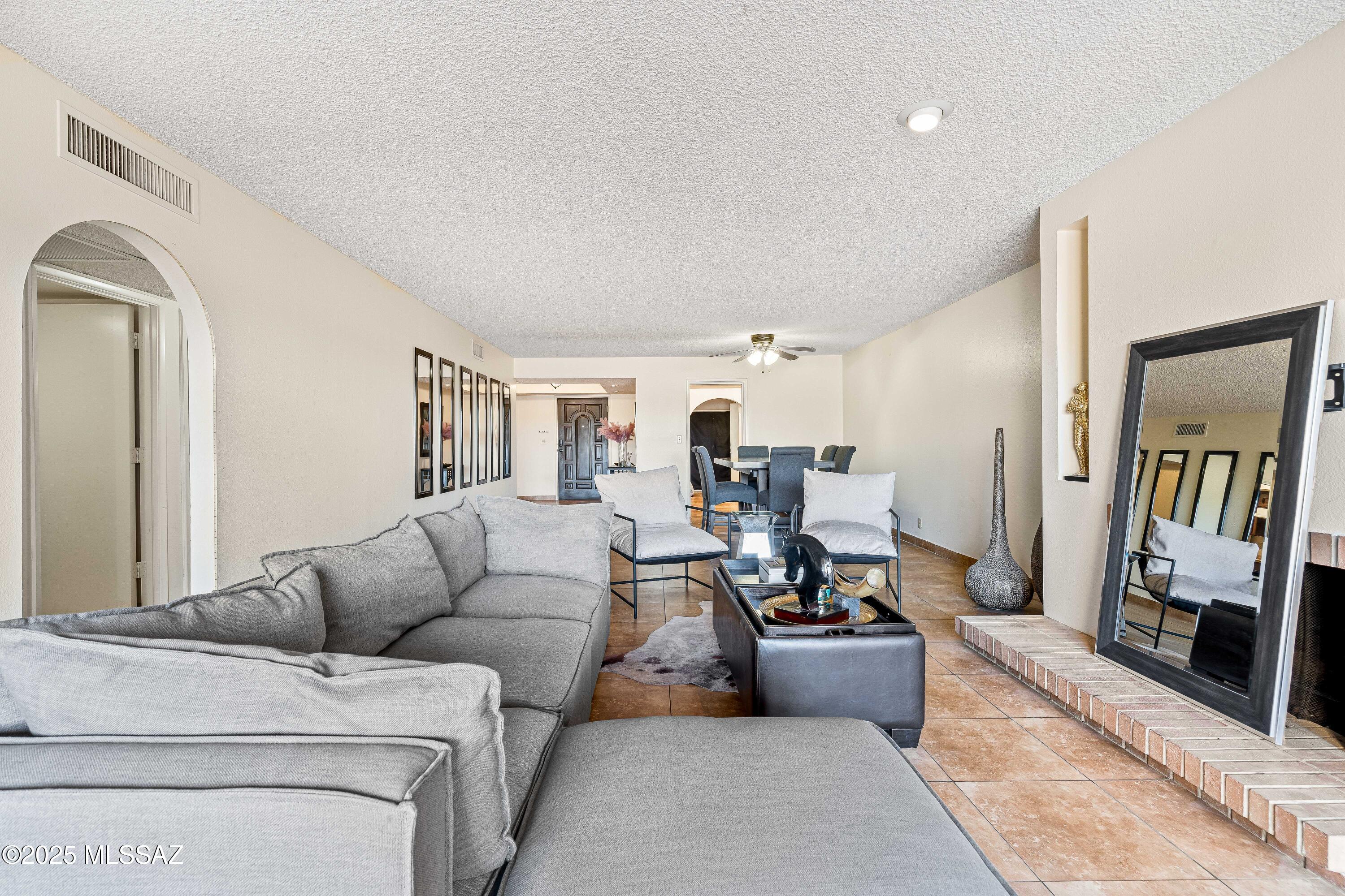 422 N Dodge – photo