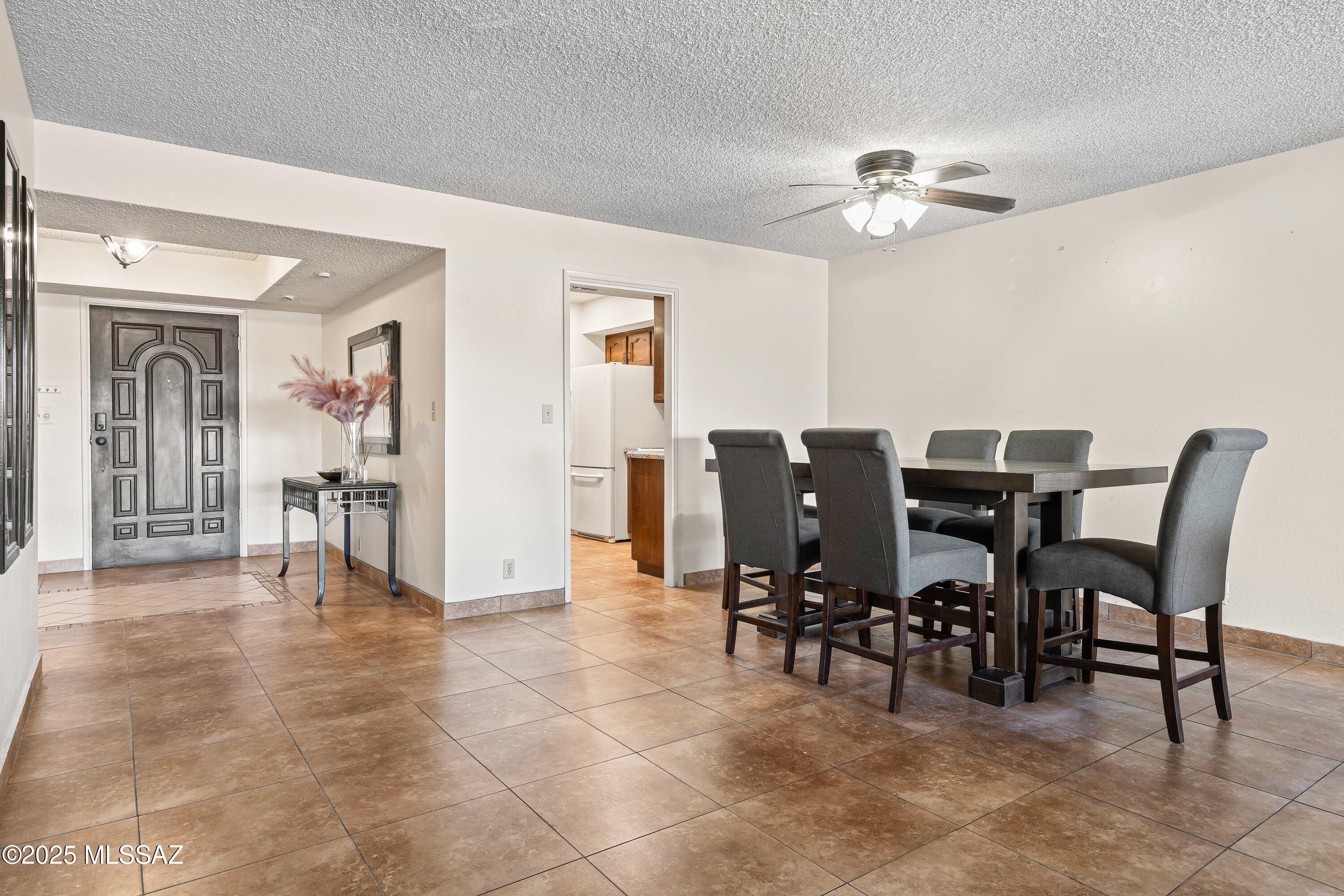 422 N Dodge – photo