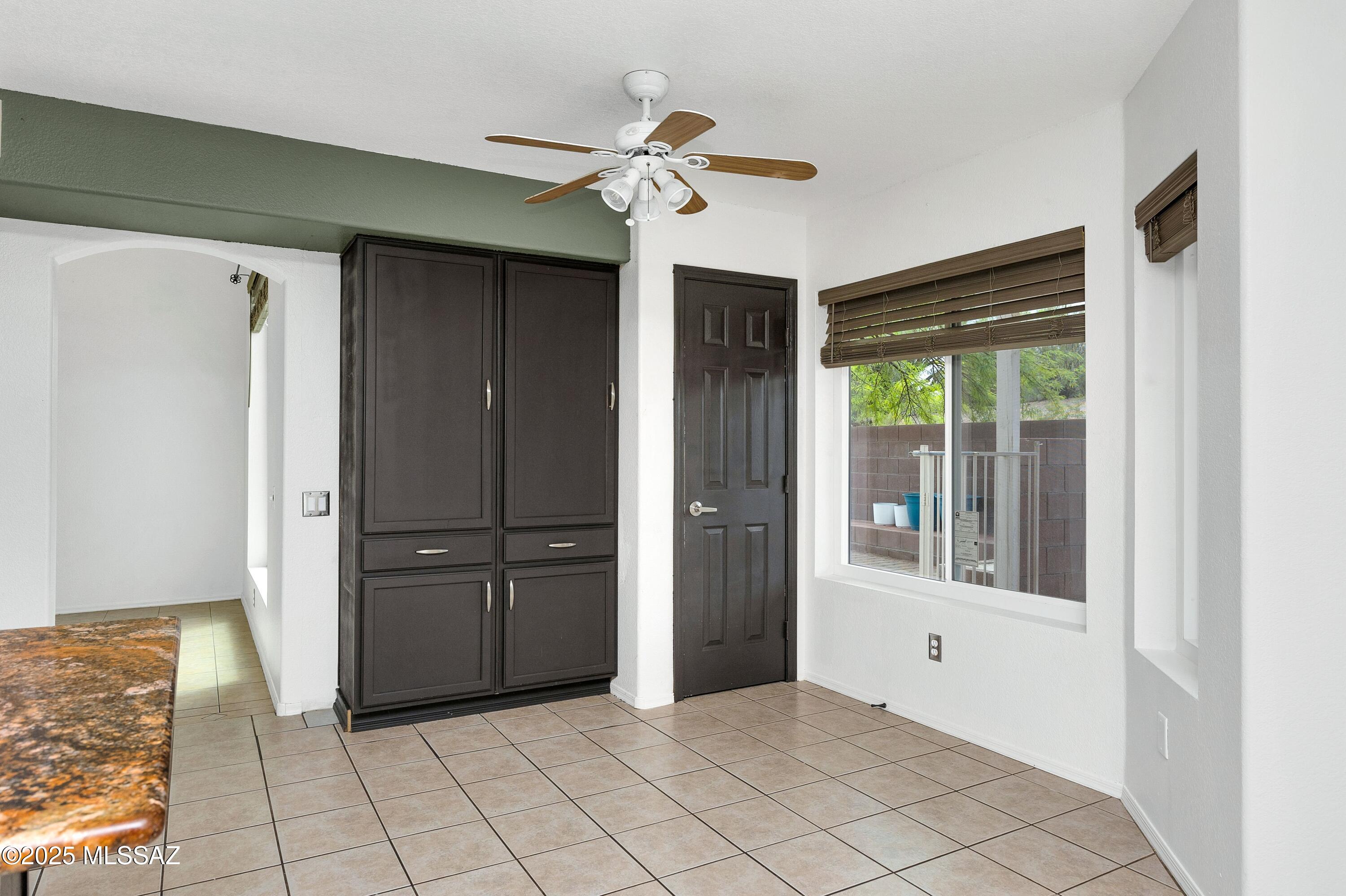 10080 E English Woods – photo