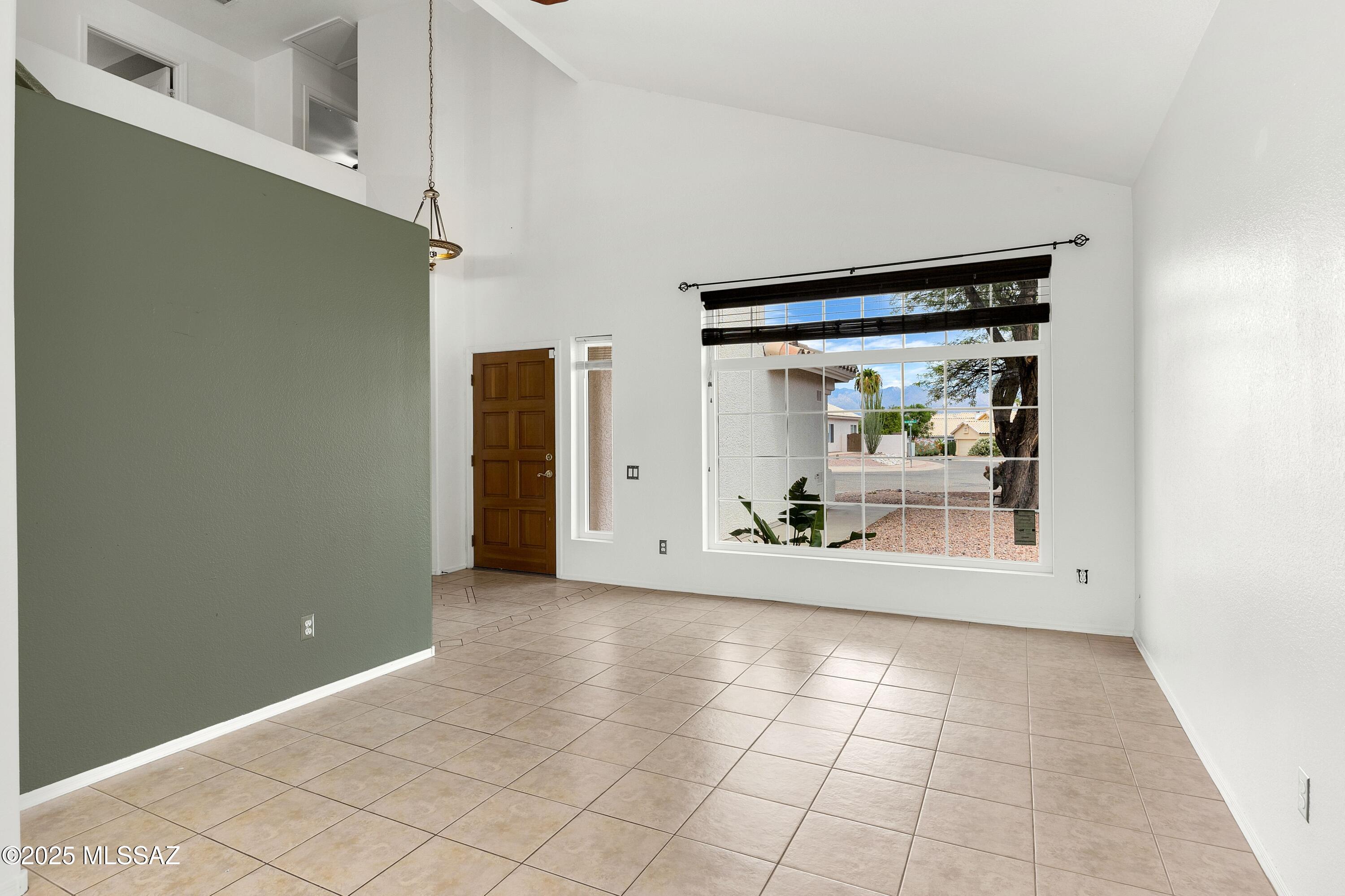 10080 E English Woods – photo