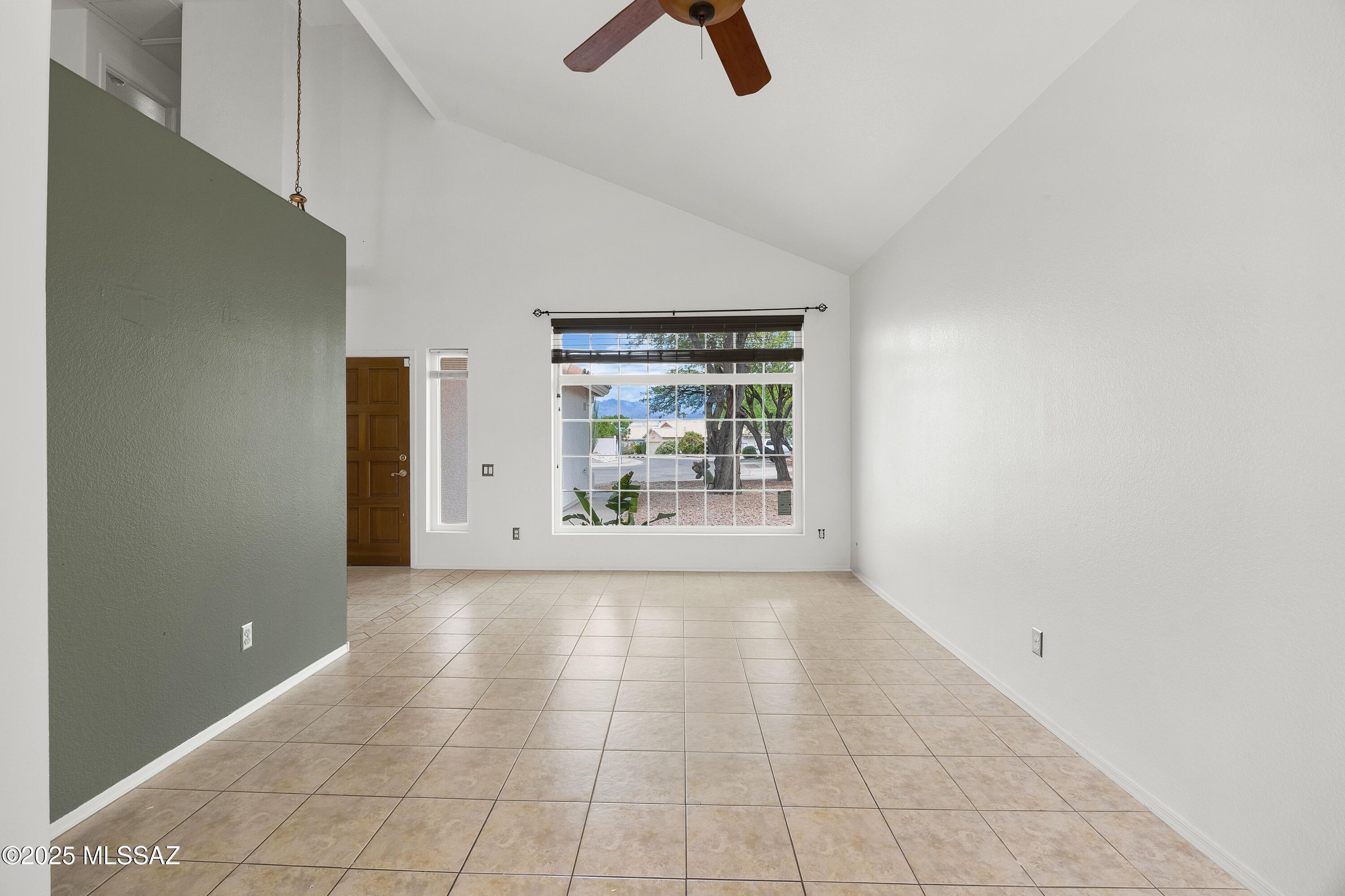 10080 E English Woods – photo