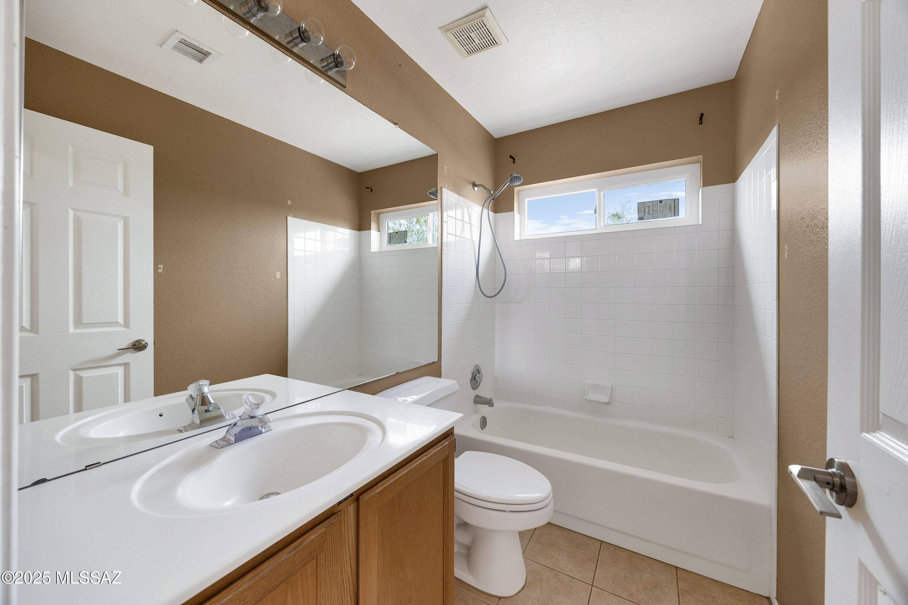 10080 E English Woods – photo