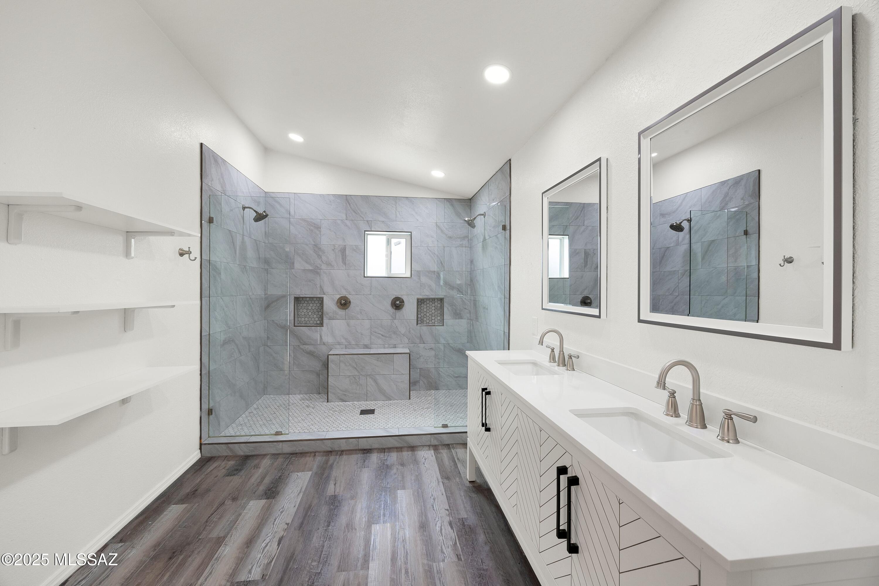 10080 E English Woods – photo