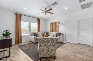 1044 S Chatfield