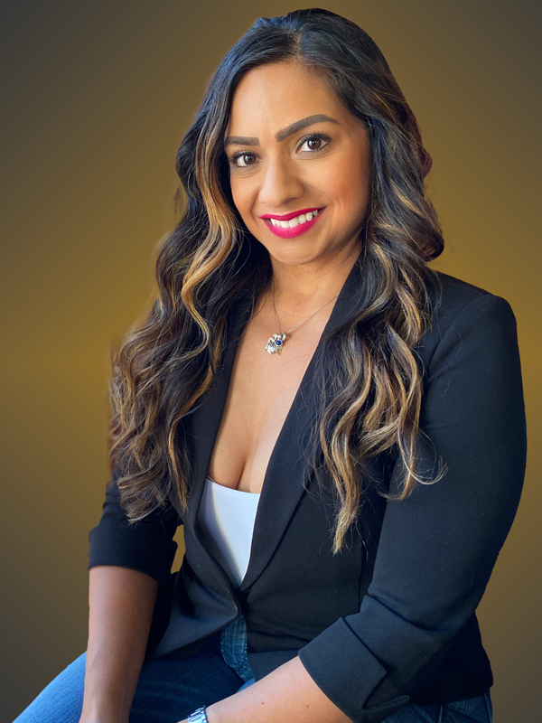 Tucson Realtor Angelina Moyer headshot